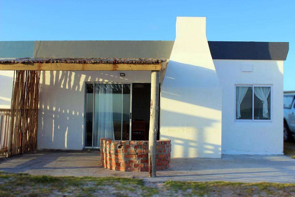Beach Bungalow No 13 - Salted Fynbos Staying view 5