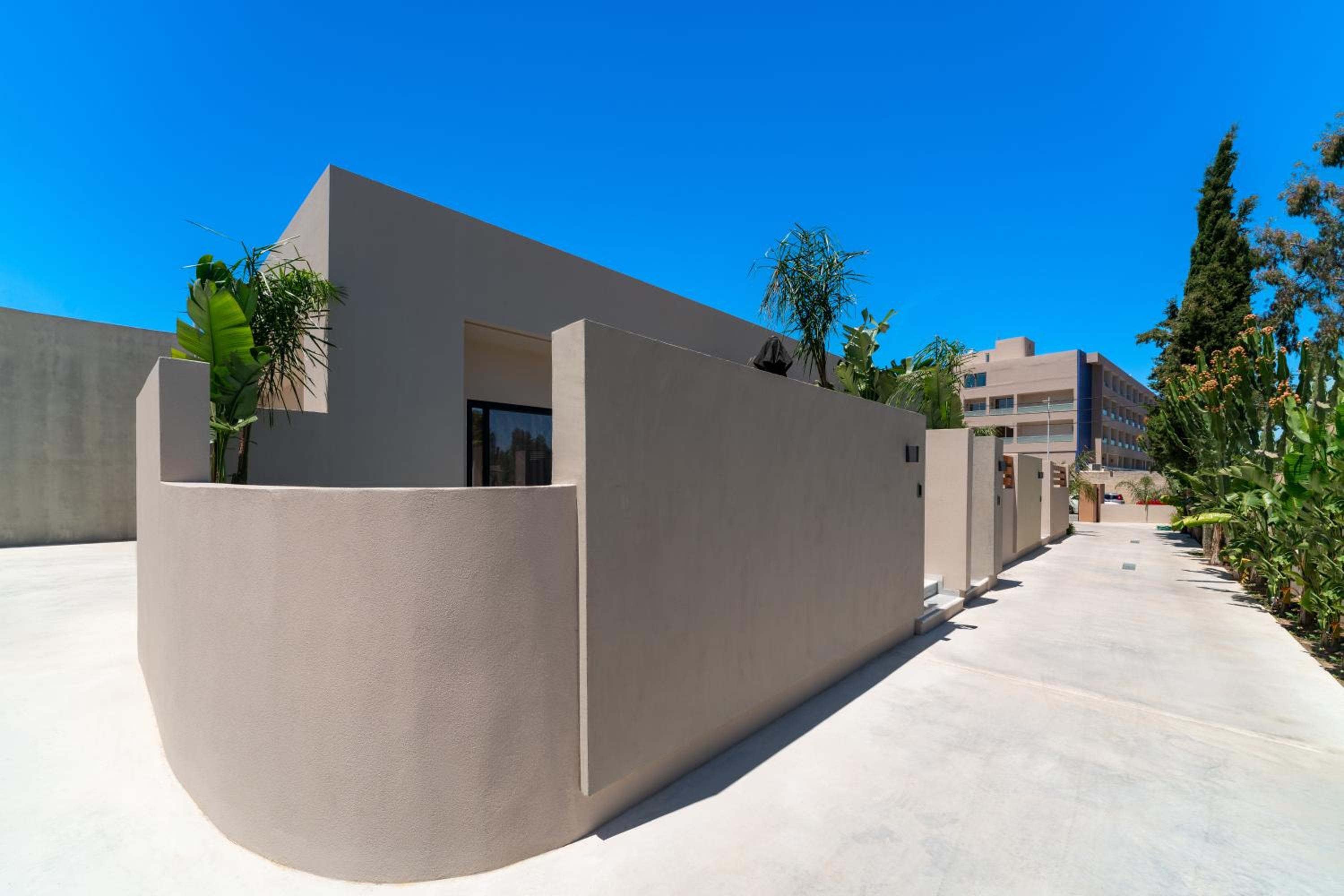 Afesou Suites