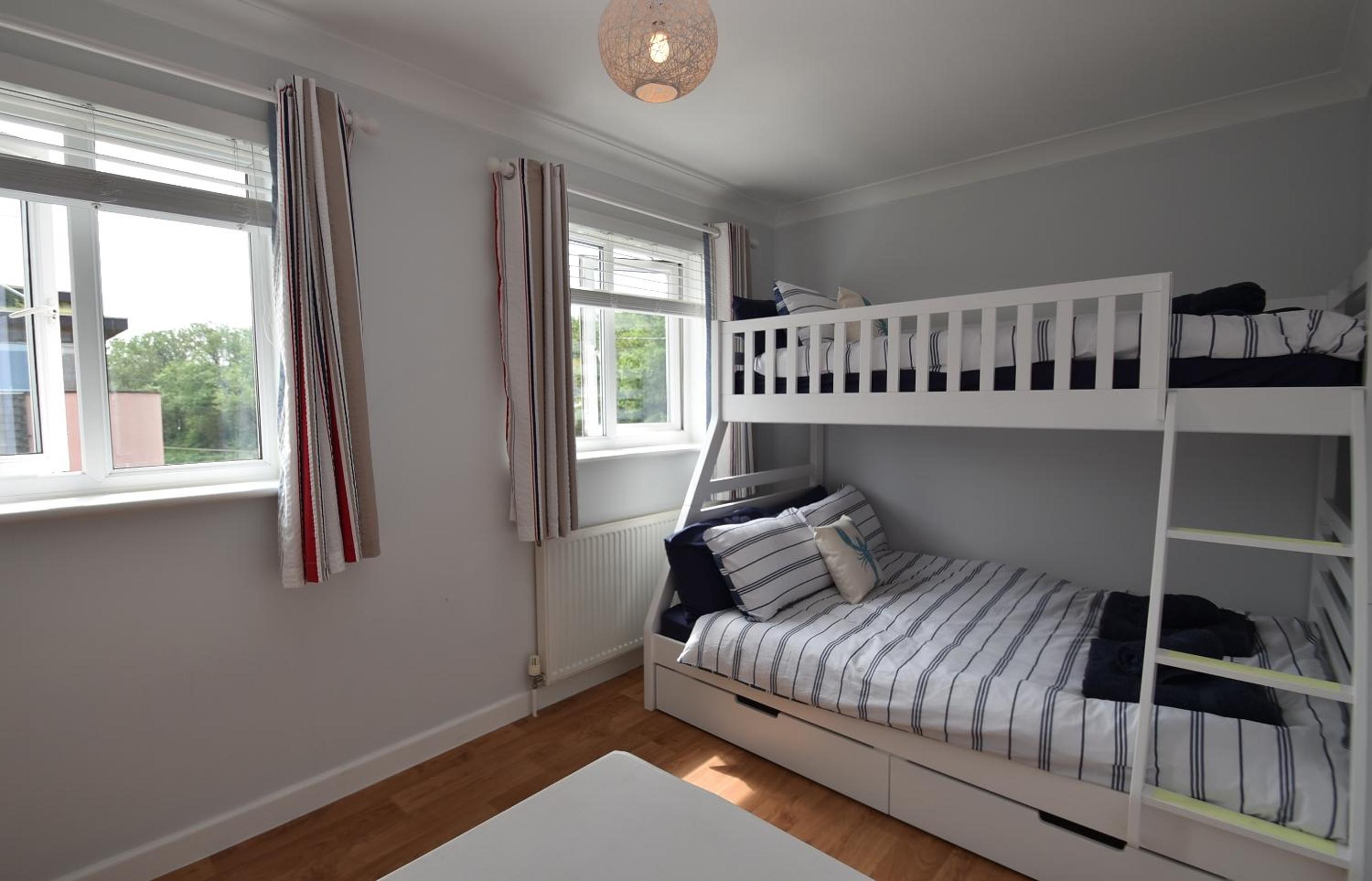 Beach Retreat in Camber, opposite the beach - family friendly view 2