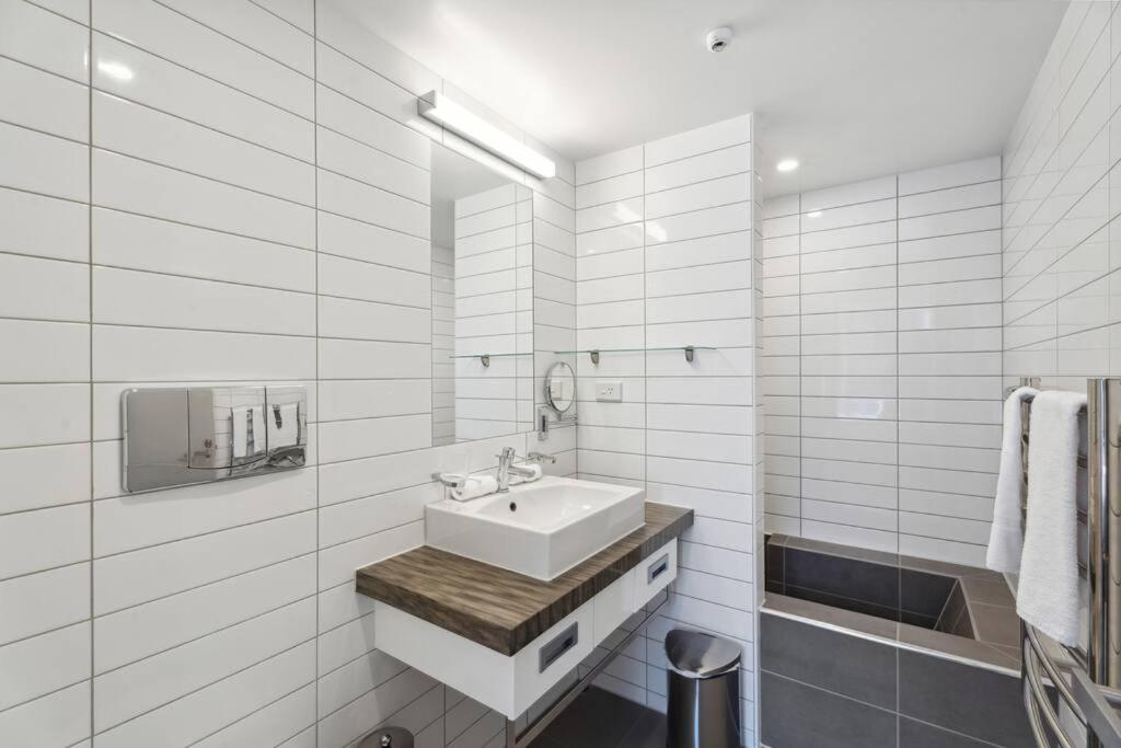 Modern Living in Pounamu - Unit 9 view 5
