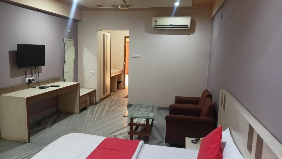 HOTEL SHRI KRISHN view 2