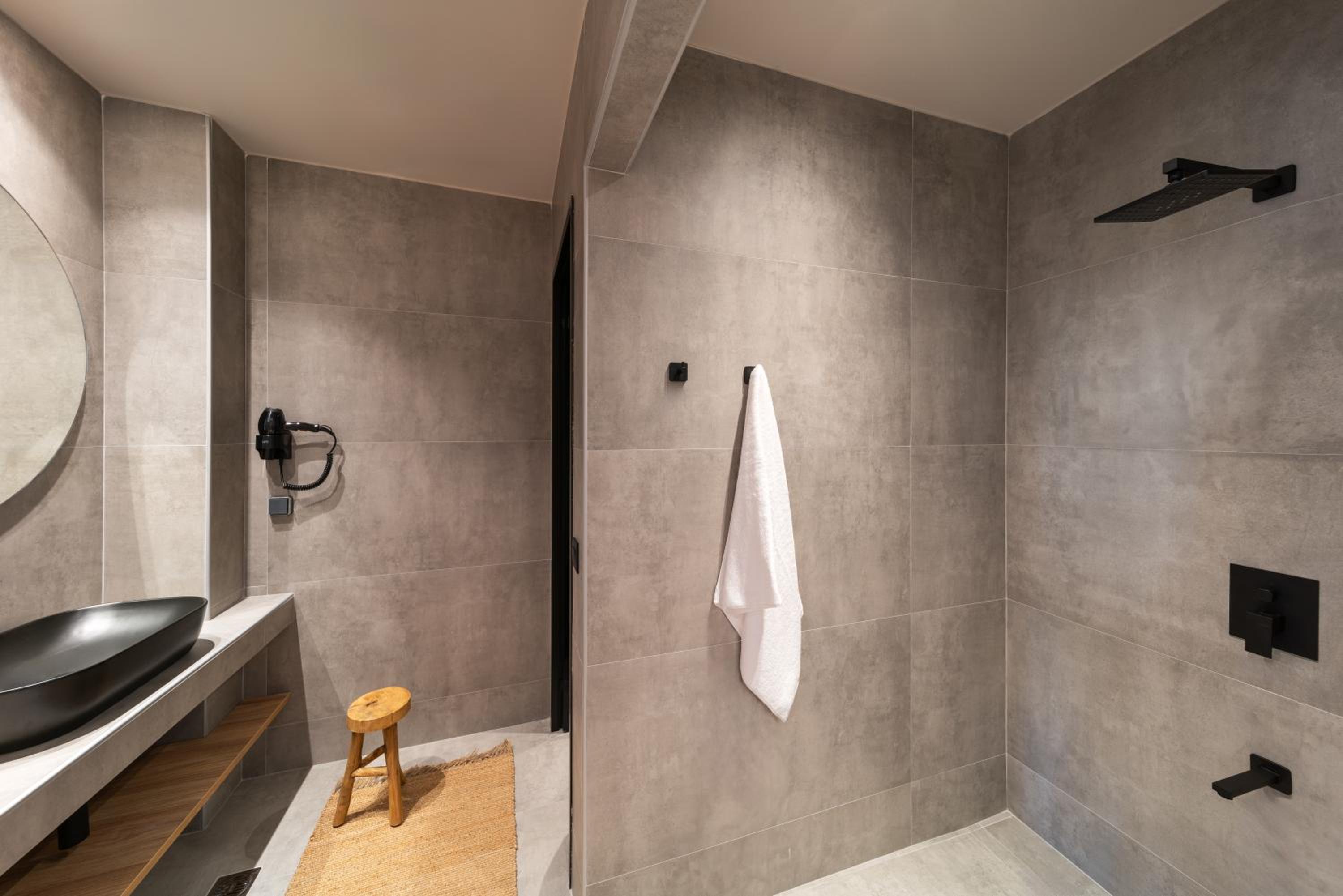 Afesou Suites