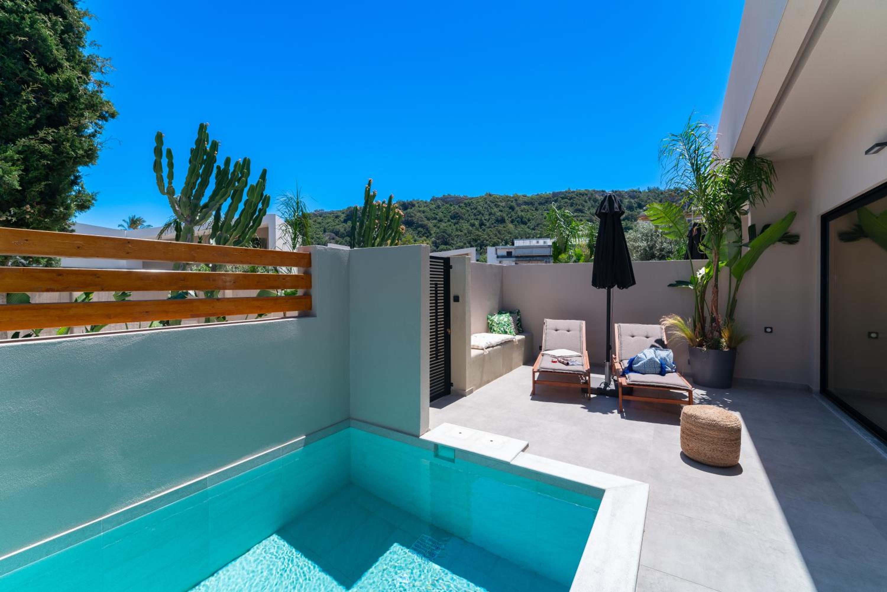 Afesou Suites