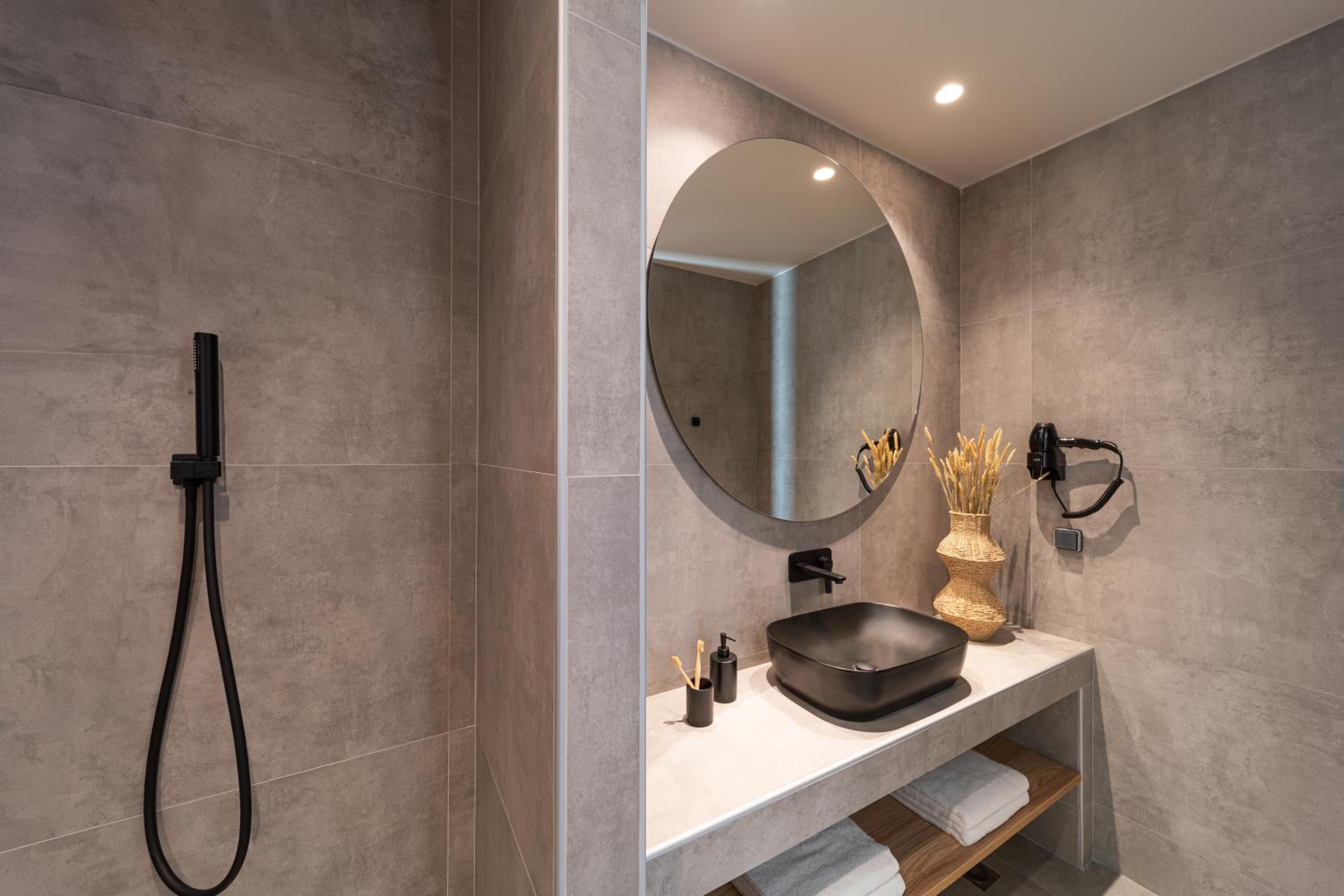 Afesou Suites
