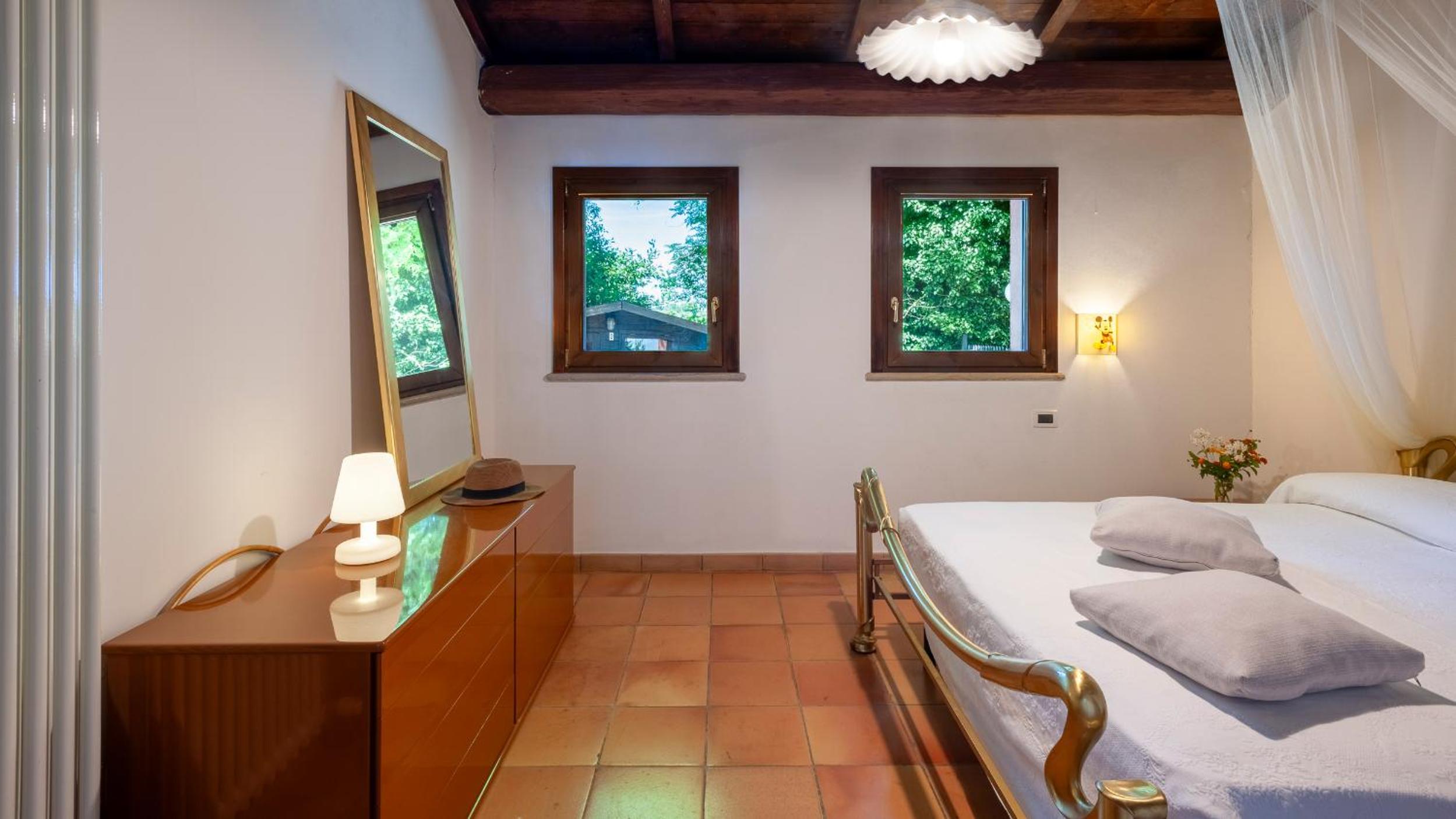 CASALE BELVEDERE 9, Emma Villas view 5