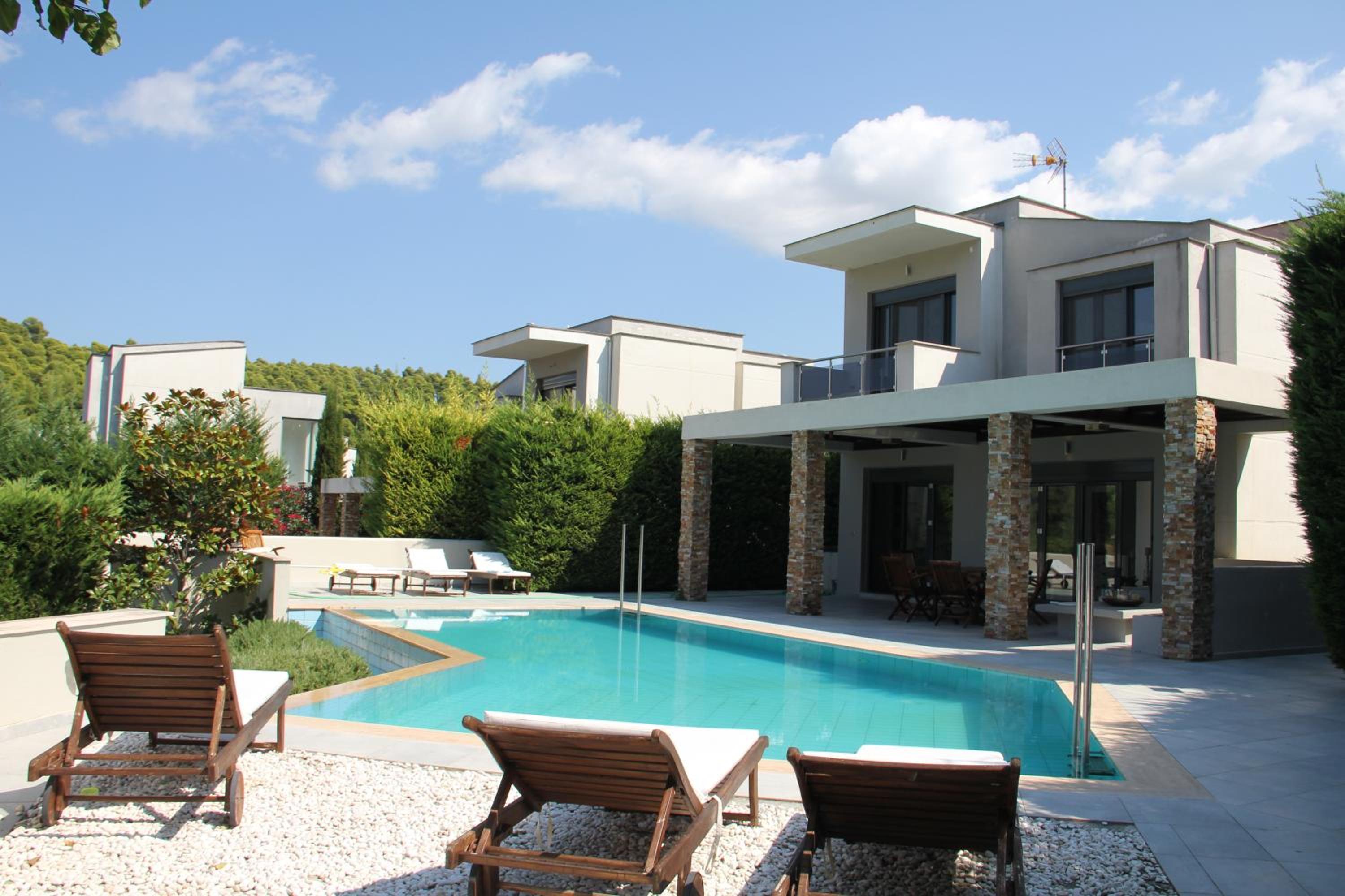 Hotel Serenity Villa in Sani - Image 1