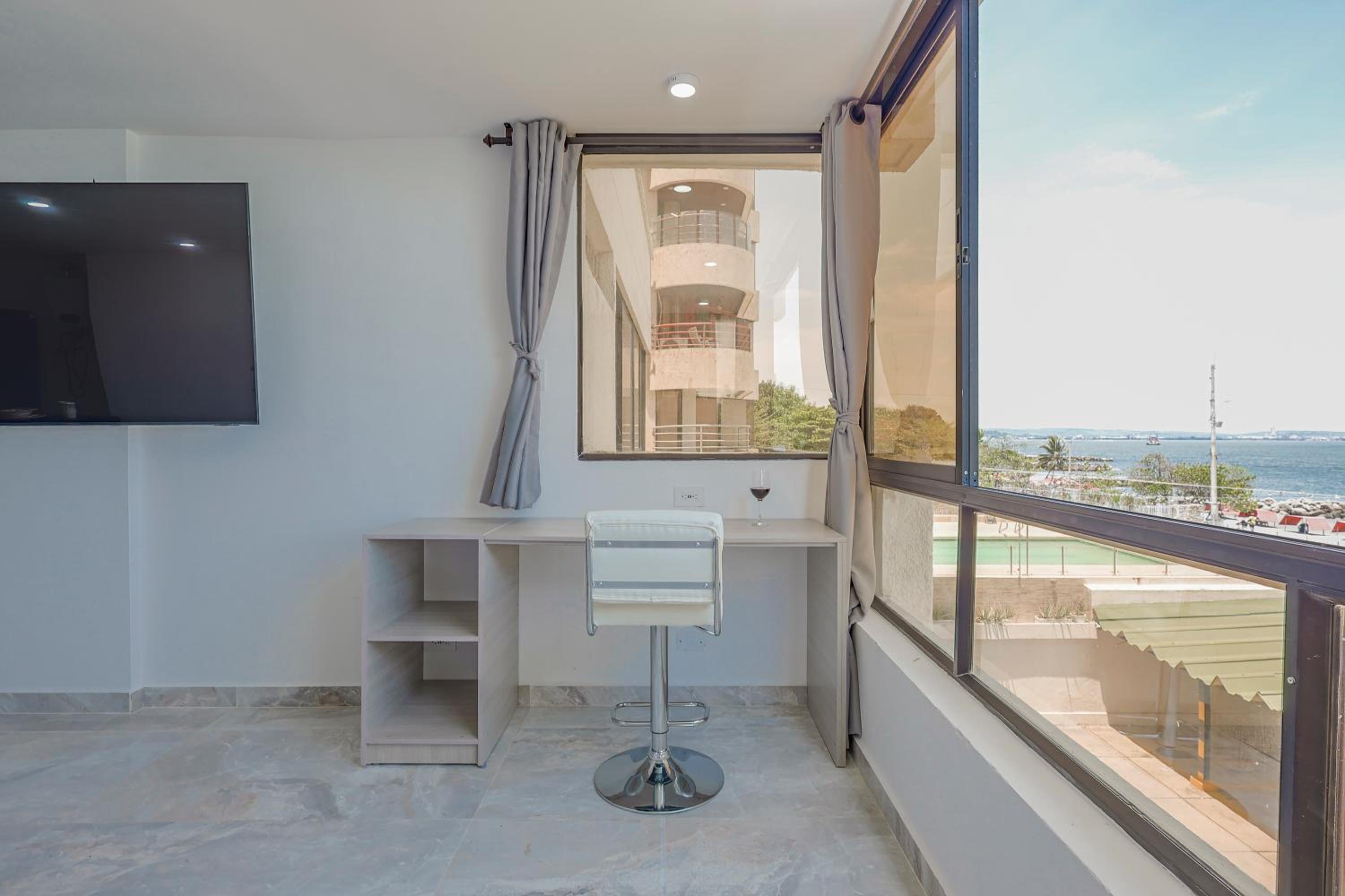 Lujoso apartamento con vista al mar