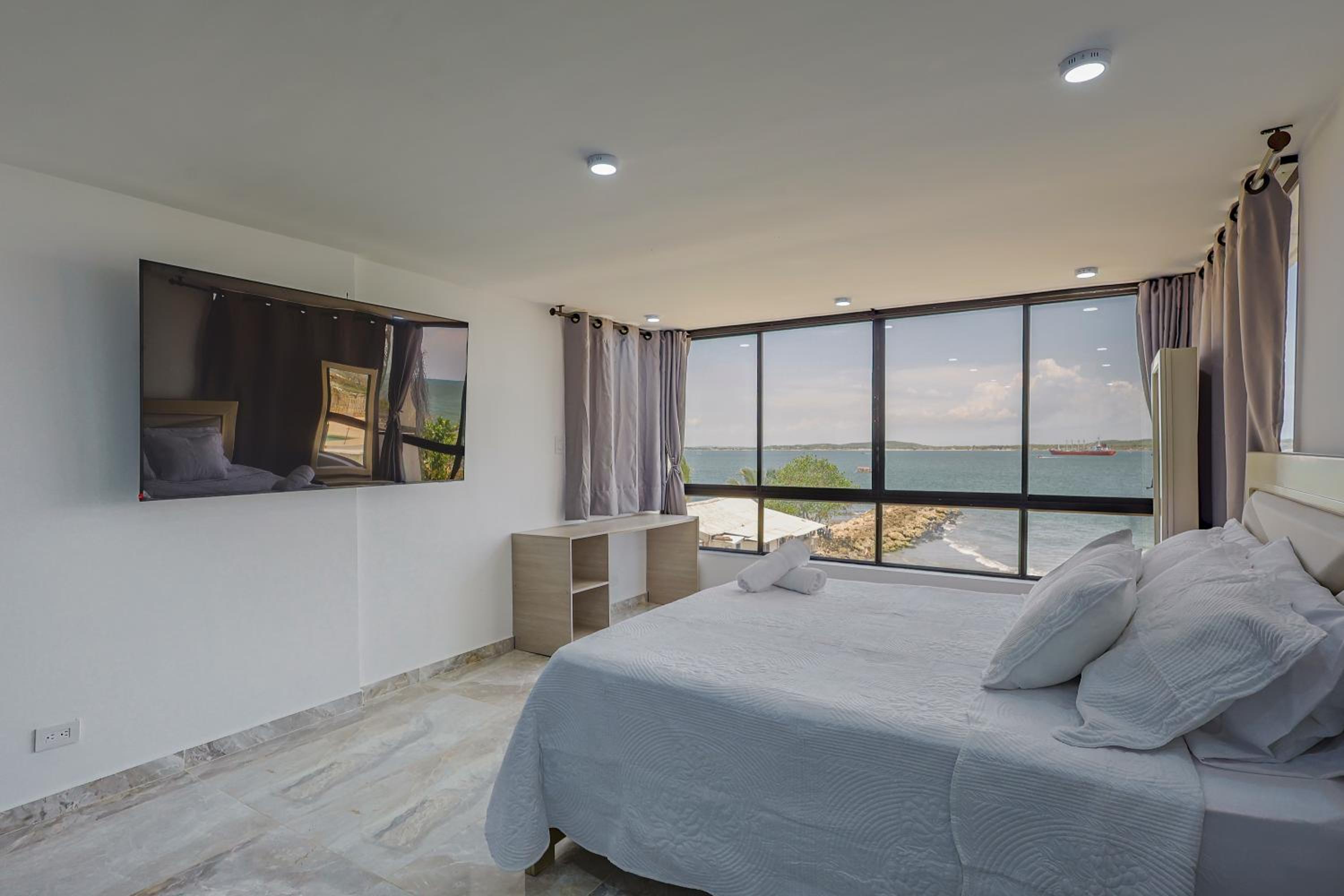 Lujoso apartamento con vista al mar