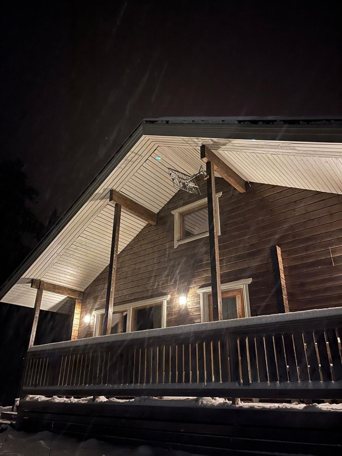 Holiday Cabin Aurora River inc Wilderness Sauna