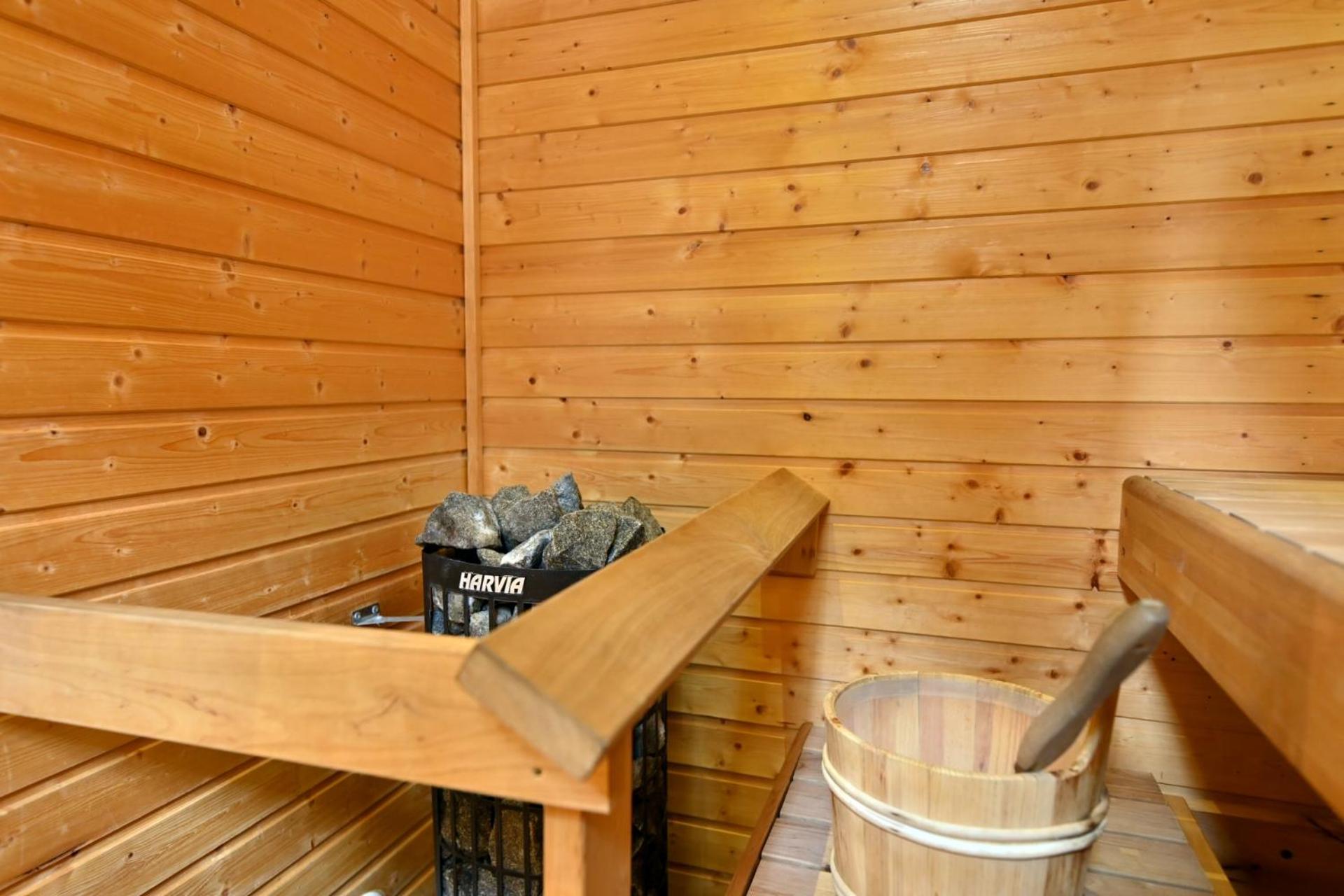 Holiday Cabin Aurora River inc Wilderness Sauna