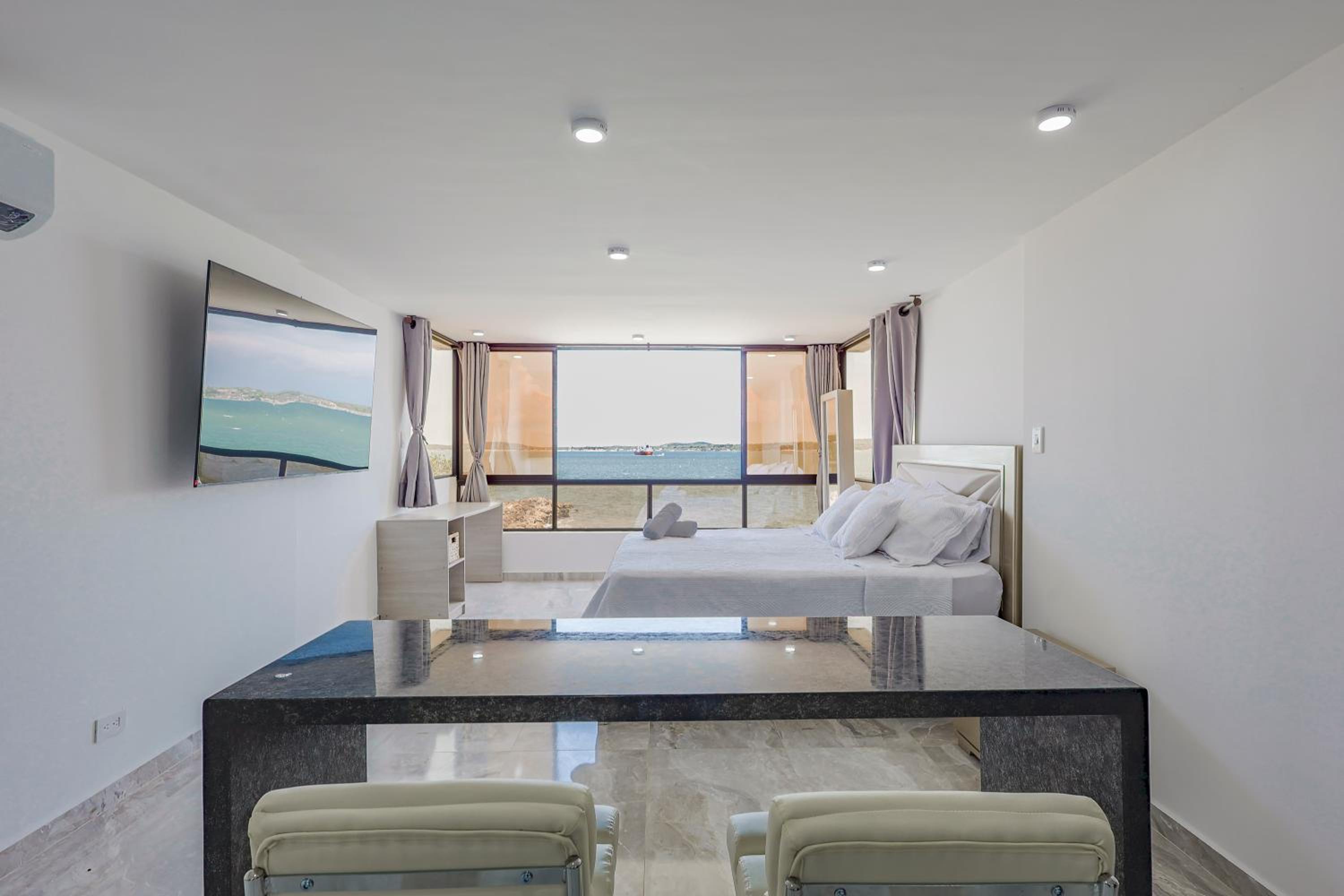 Lujoso apartamento con vista al mar