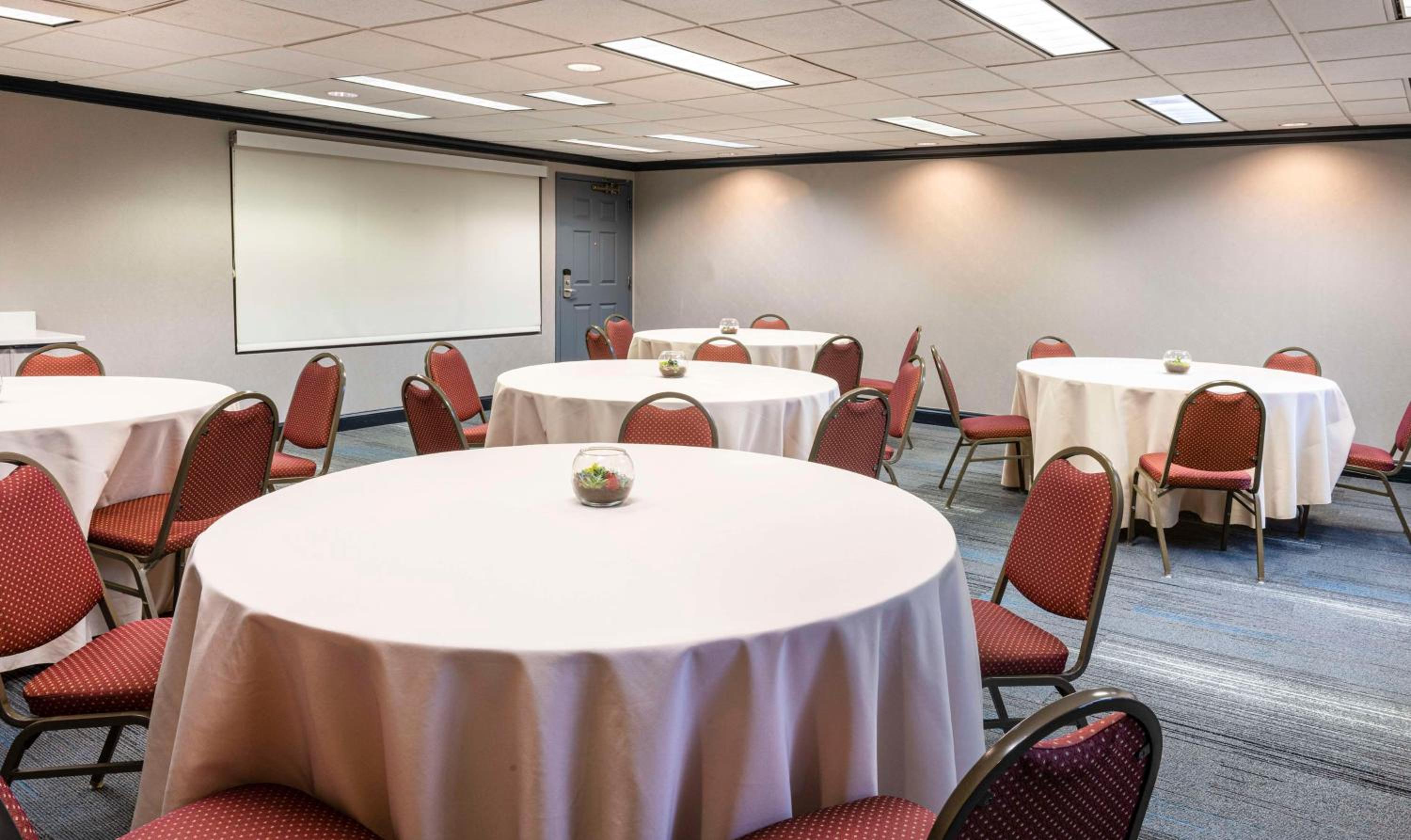 Hyatt House Herndon/Reston - Property Image 55
