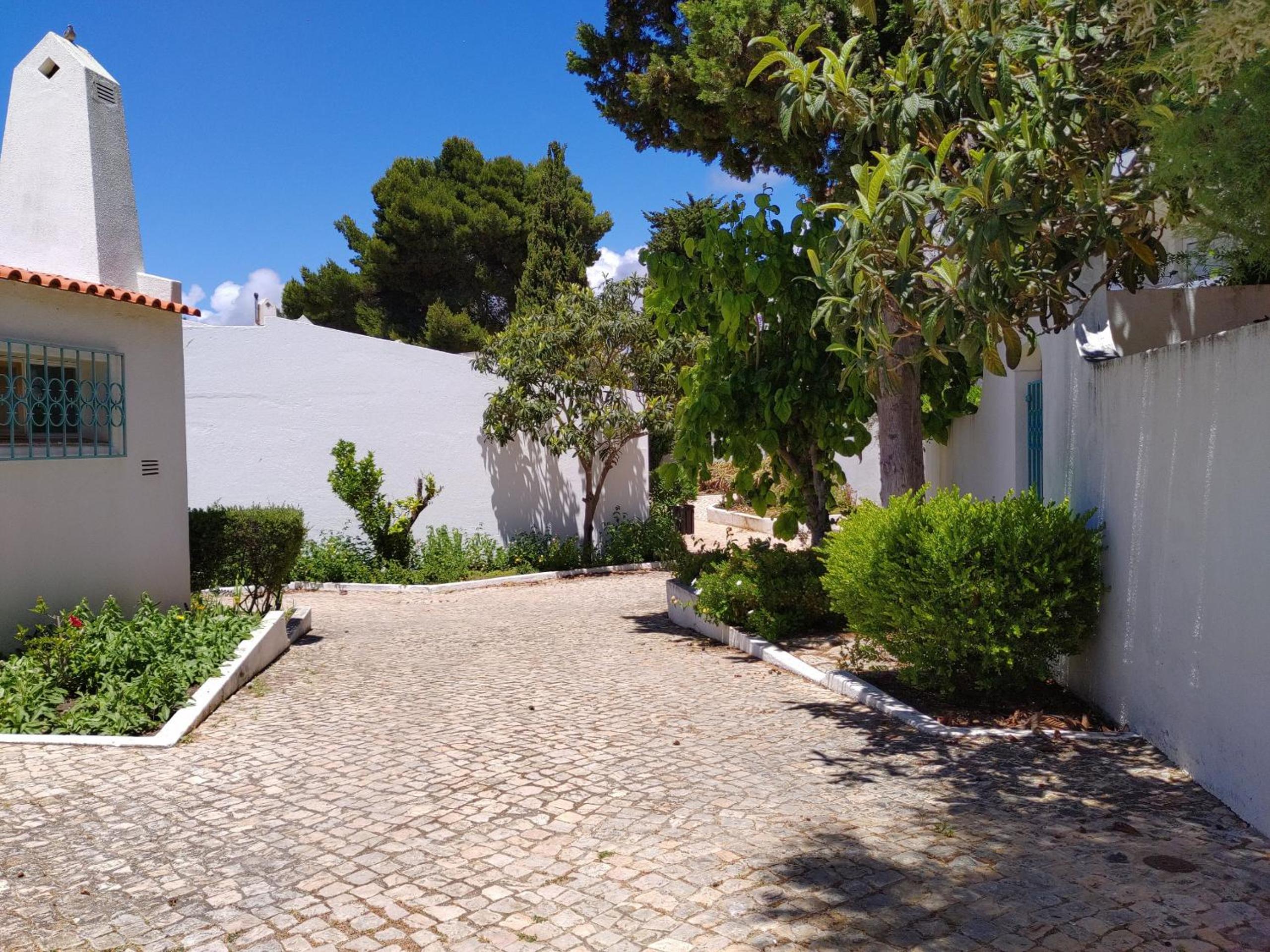 633 Casa Realengo