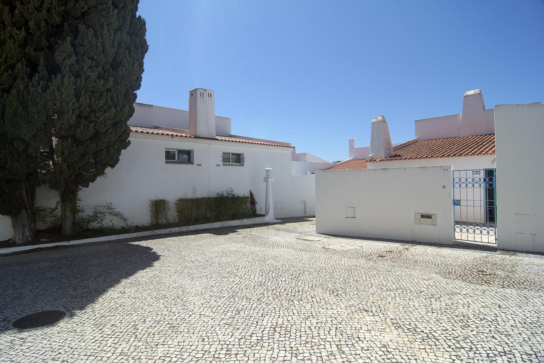 633 Casa Realengo