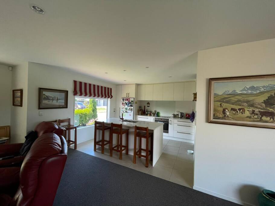 Graylees Stunning Private Family Home view 4