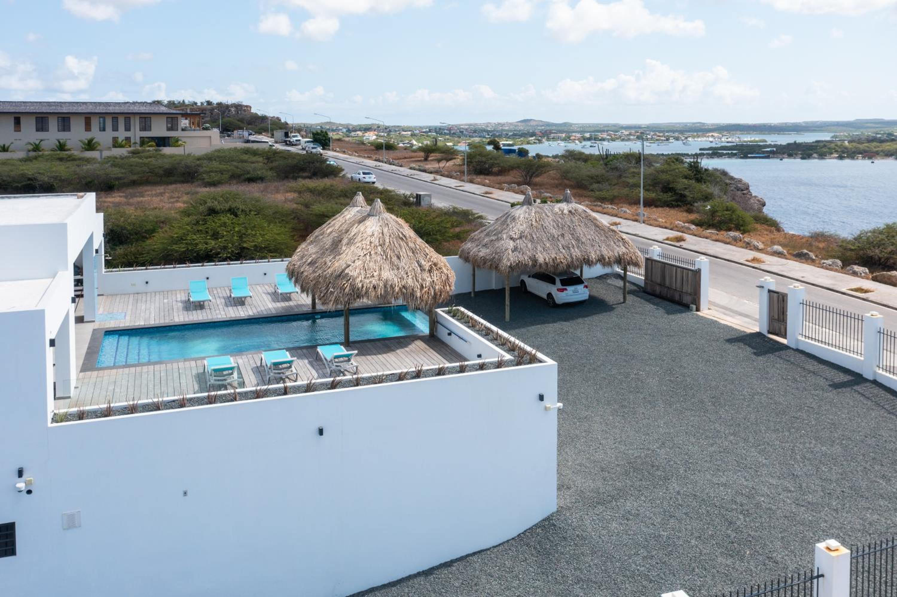 Villa met zeezicht & infinitypool Jan Thiel Curacao