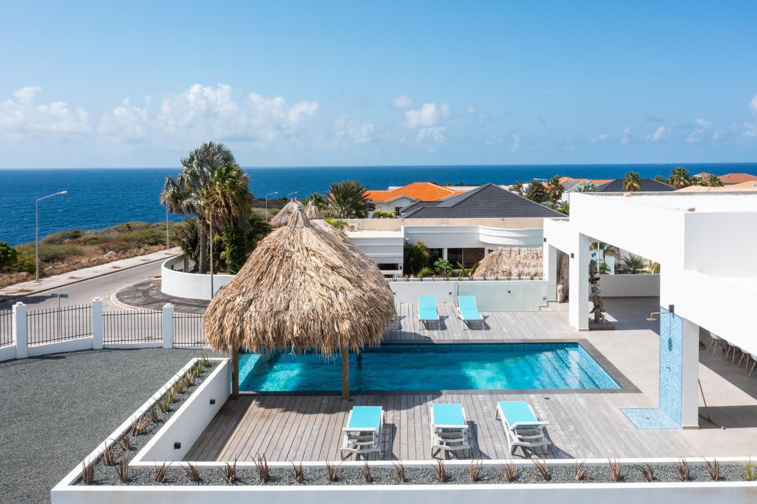 Villa met zeezicht & infinitypool Jan Thiel Curacao
