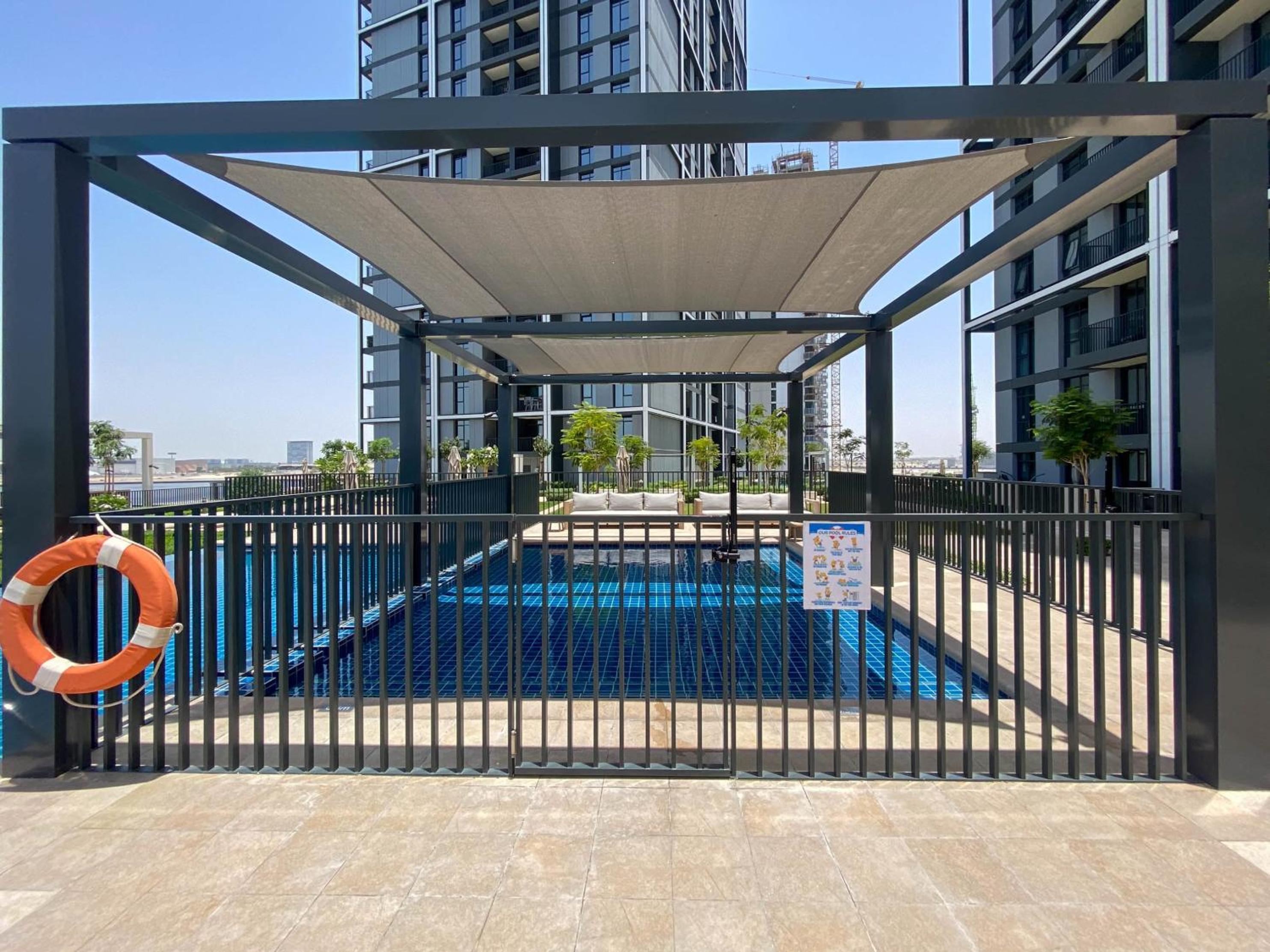 GLOBALSTAY Creek Edge Tower Elegant Apartments