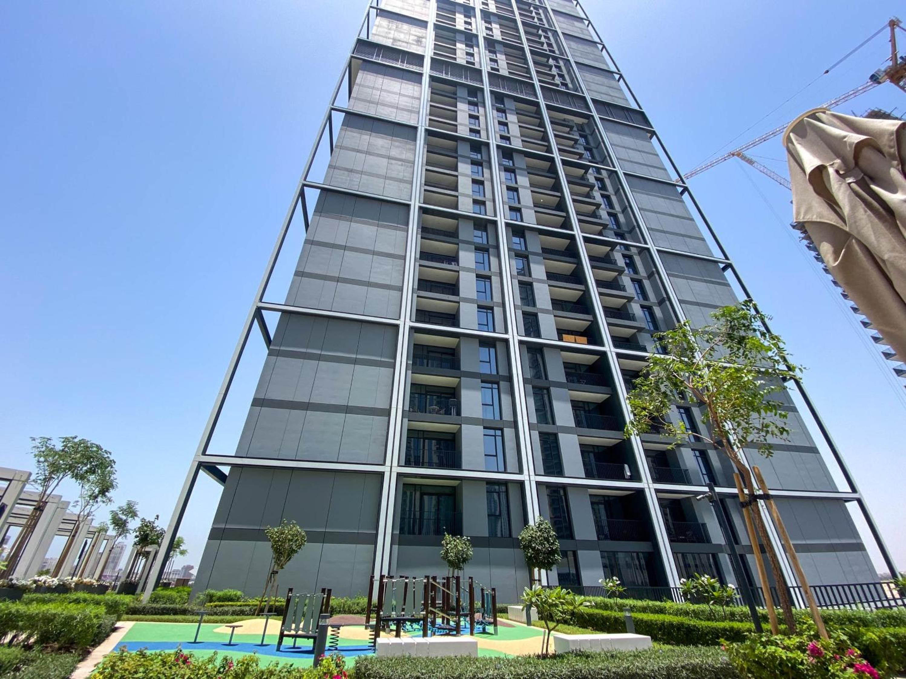 GLOBALSTAY Creek Edge Tower Elegant Apartments