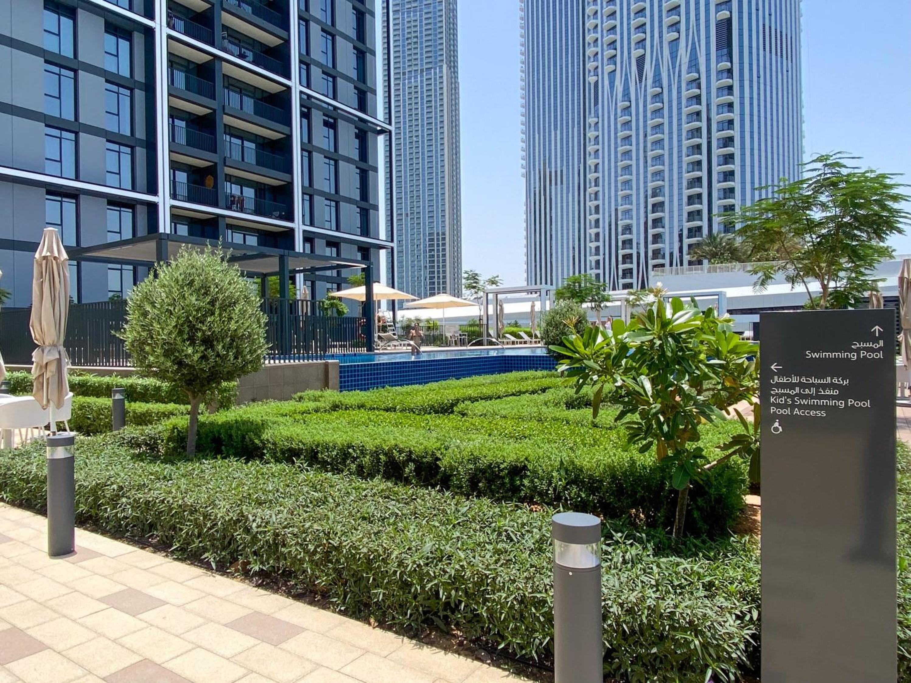 GLOBALSTAY Creek Edge Tower Elegant Apartments
