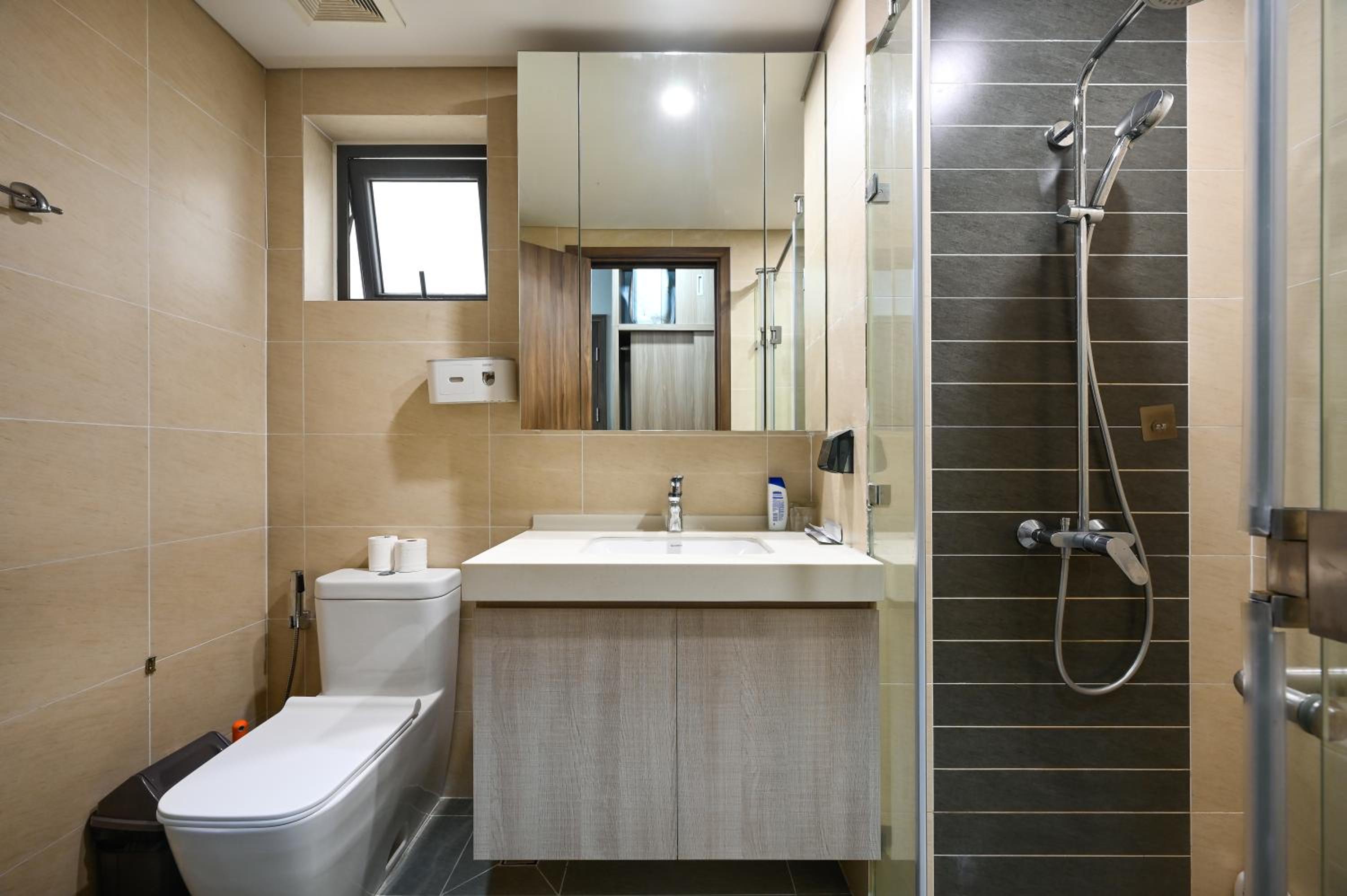 Skylar Apt 2BR Iris Ha Do Centrosa