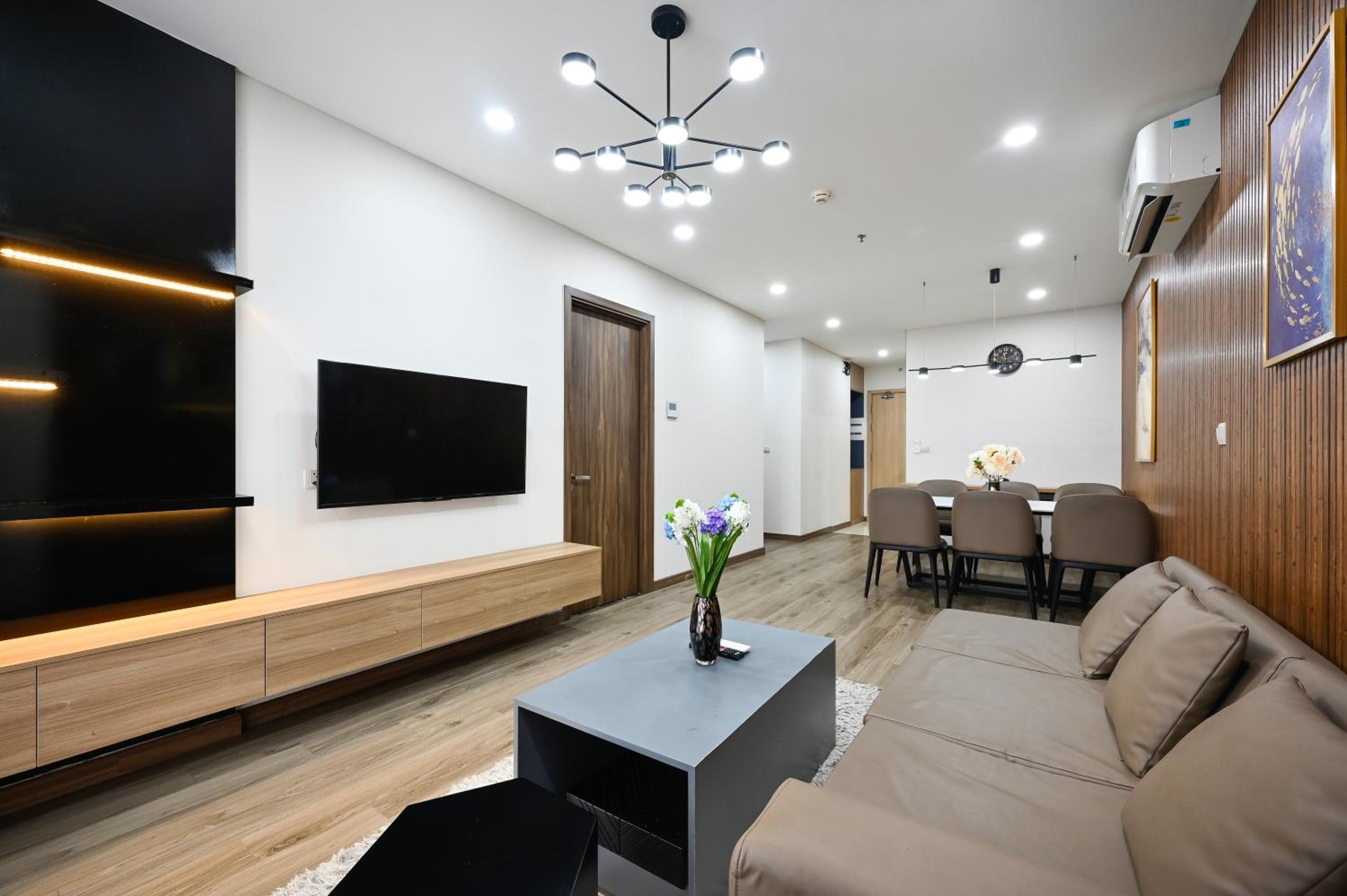 Skylar Apt 2BR Iris Ha Do Centrosa