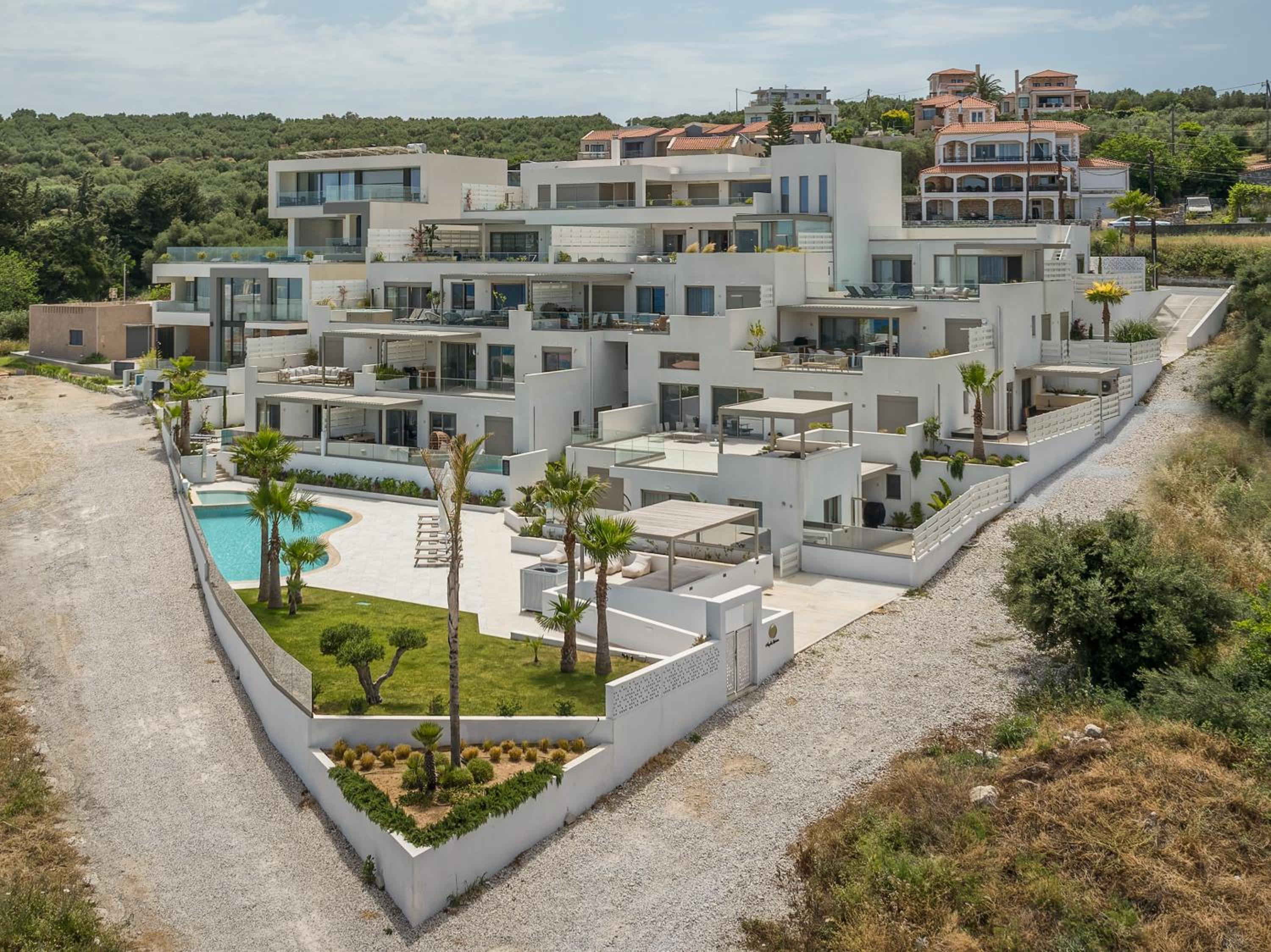 AmphiMatrion Luxury Residence