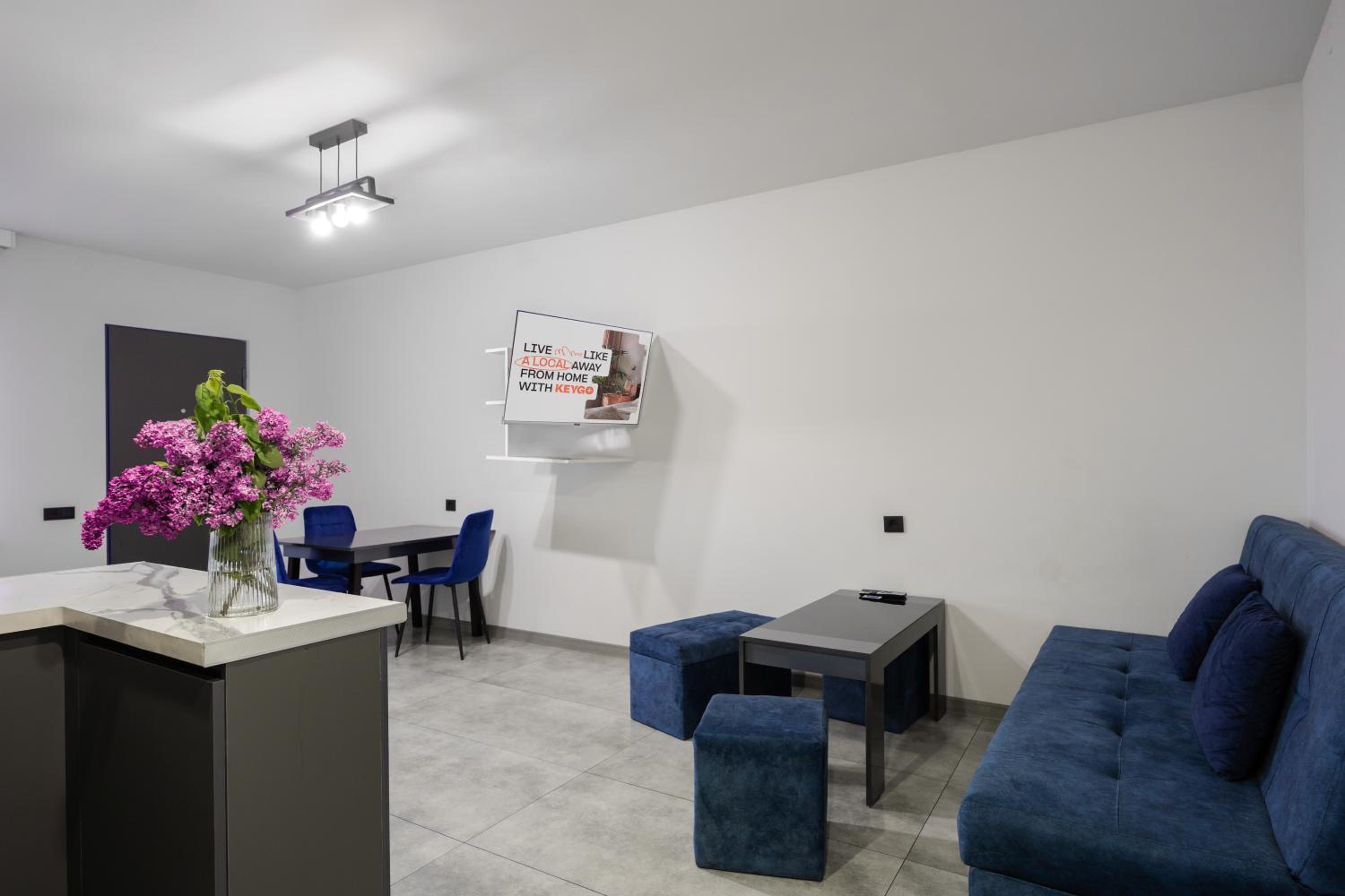 1BR Downtown Serenity Cityscape Bliss by Keygo 38