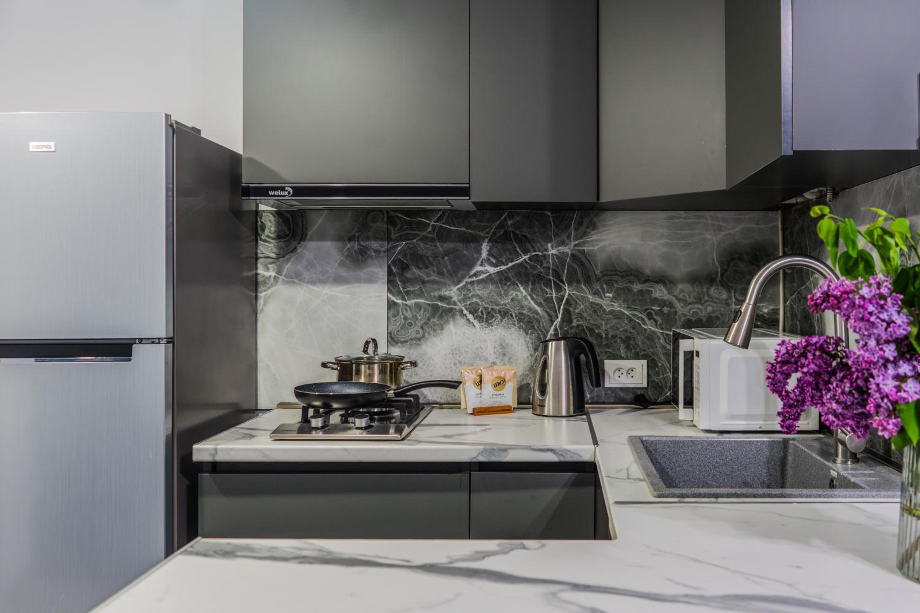 1BR Downtown Serenity Cityscape Bliss by Keygo 38