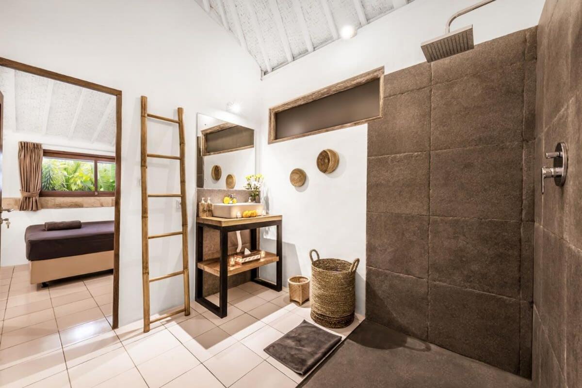 Villa London - Private 4 BDR Villa in Seminyak, Pool & Garden in prime Location