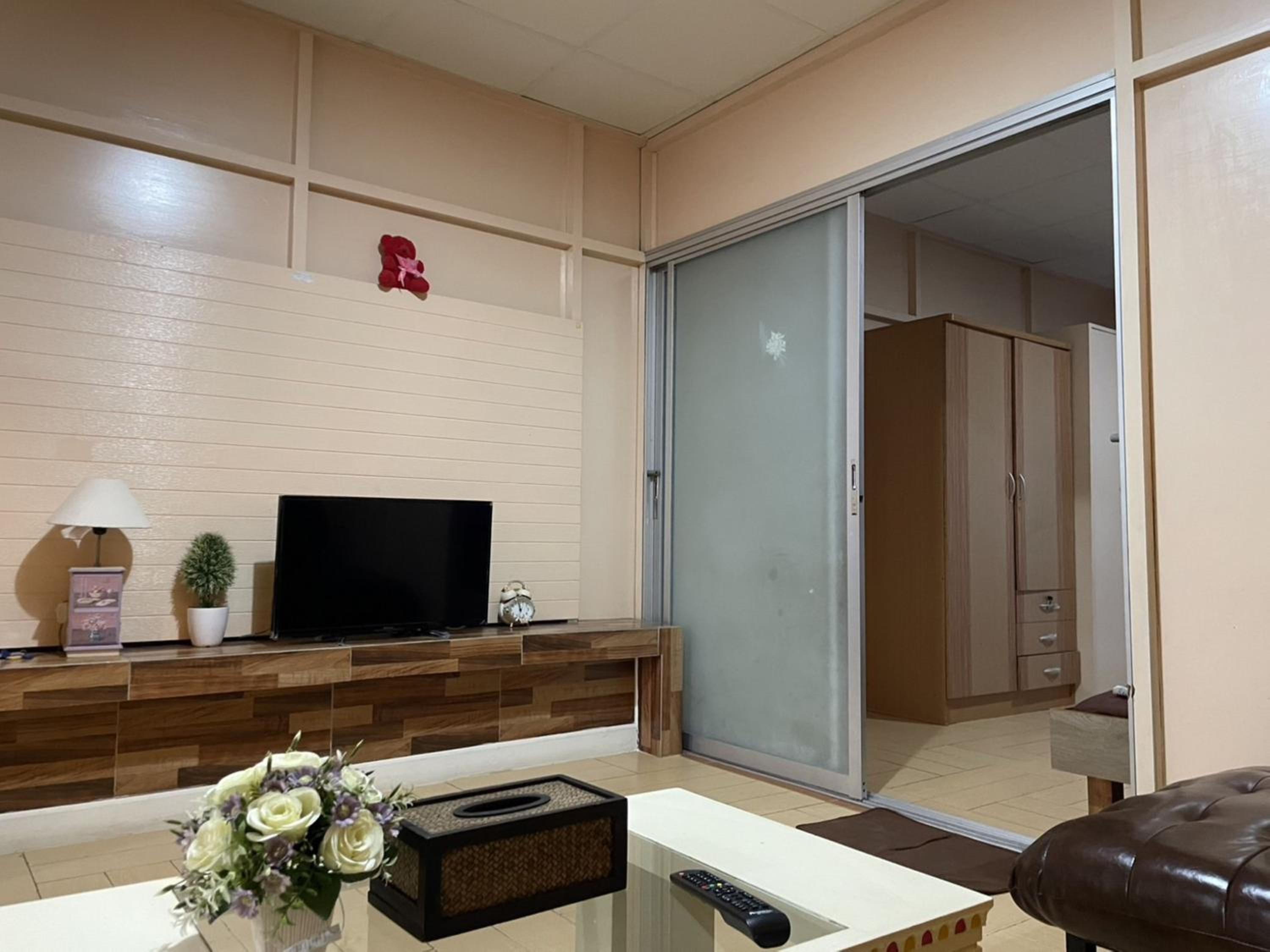 OYO 75486 Anna Residence Jomtien view 3