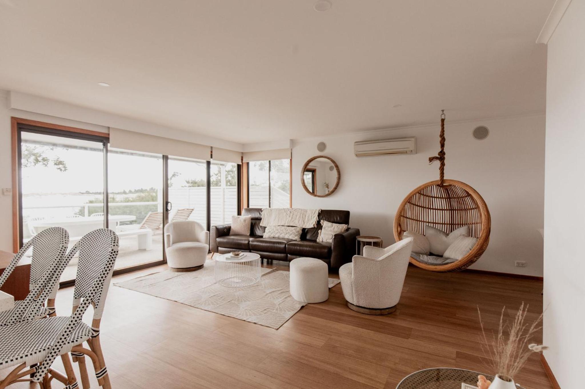 Seagrass Coastal Retreat with direct beach access