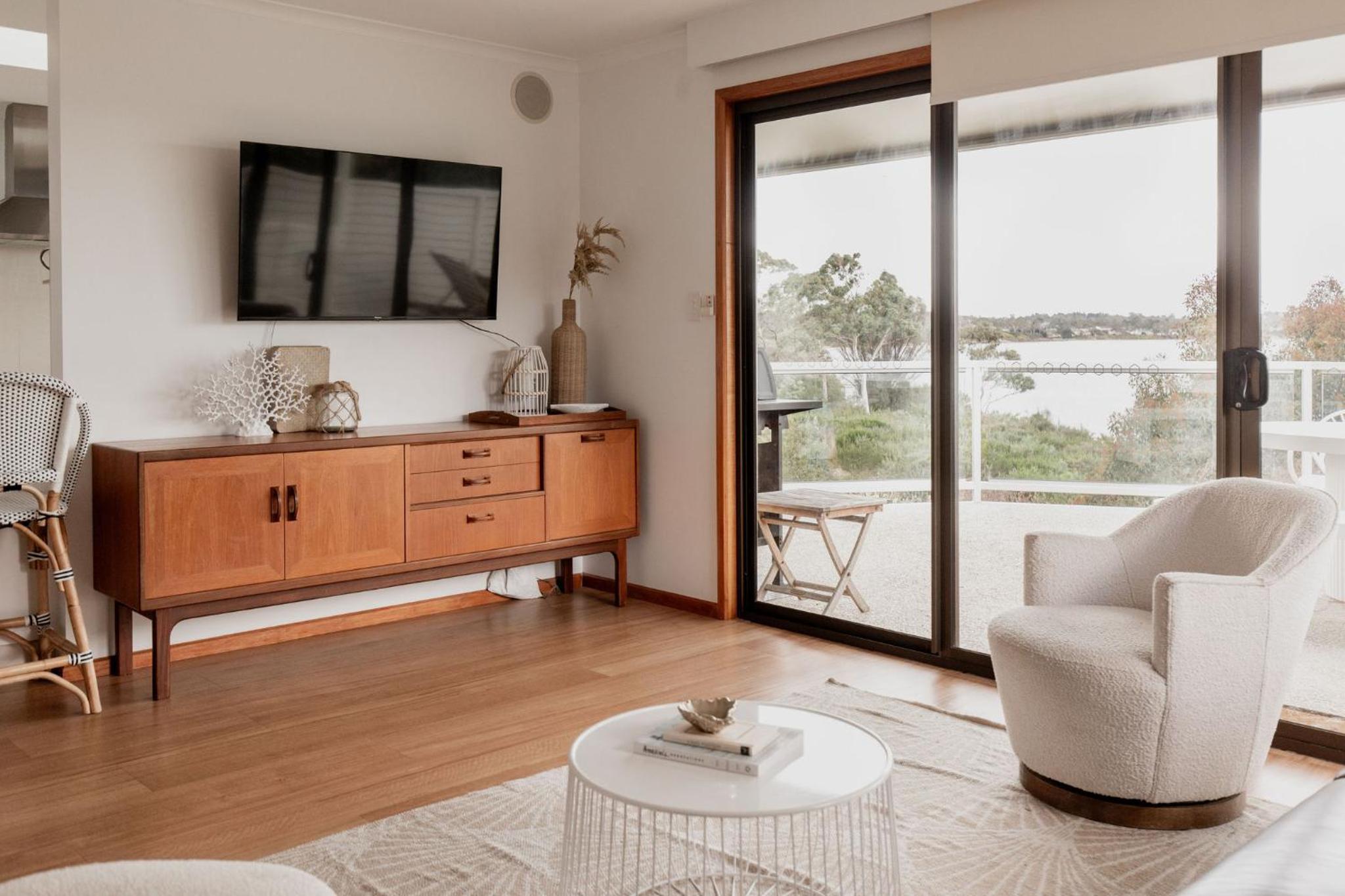 Seagrass Coastal Retreat with direct beach access
