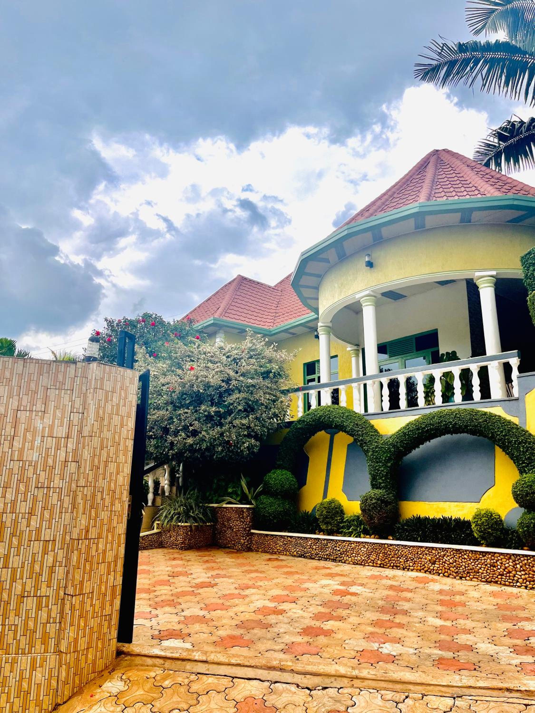 Home Stay Villa