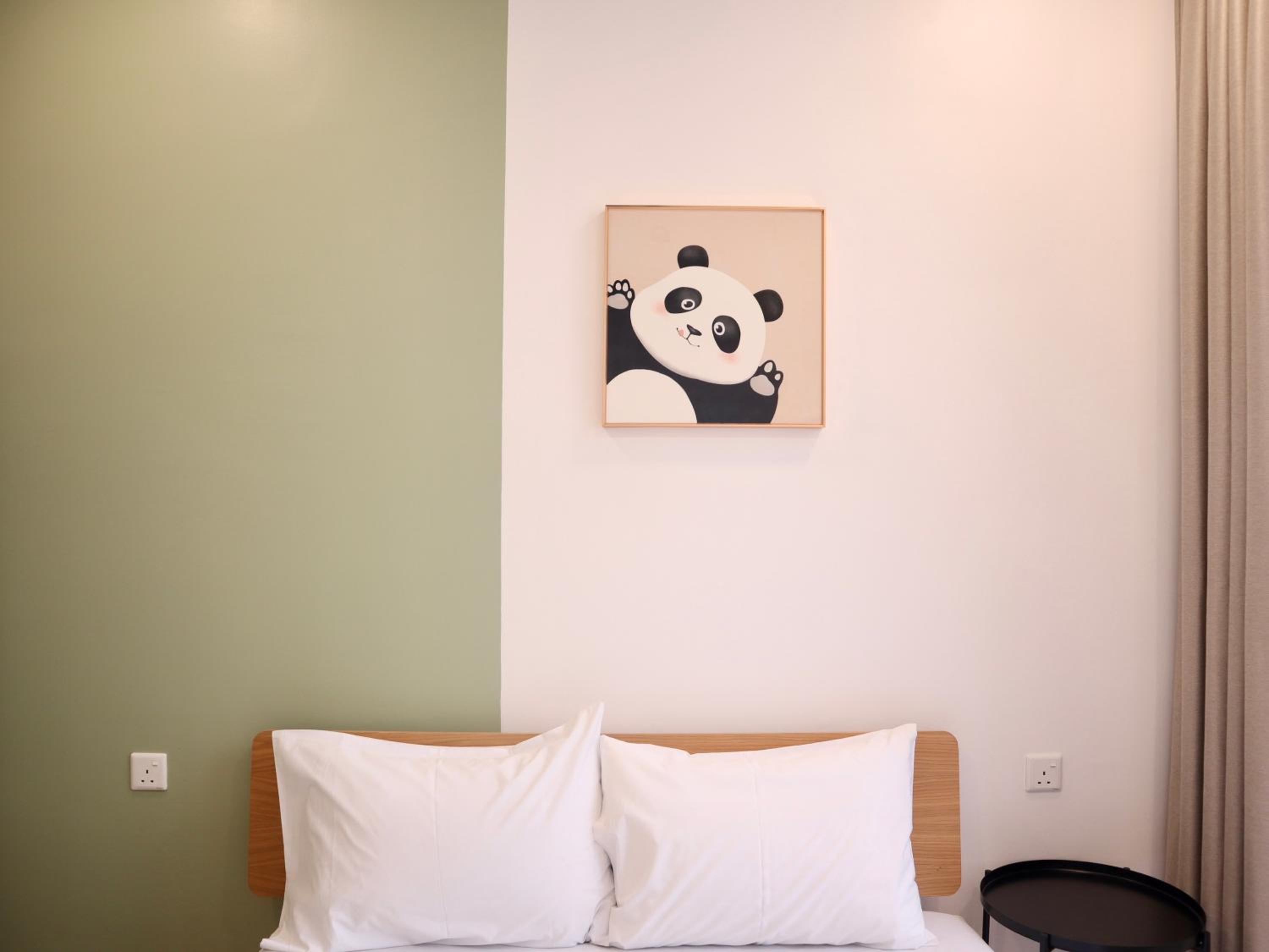 Twin Tower Residence by Nest Home【5 mins walk to CIQ】