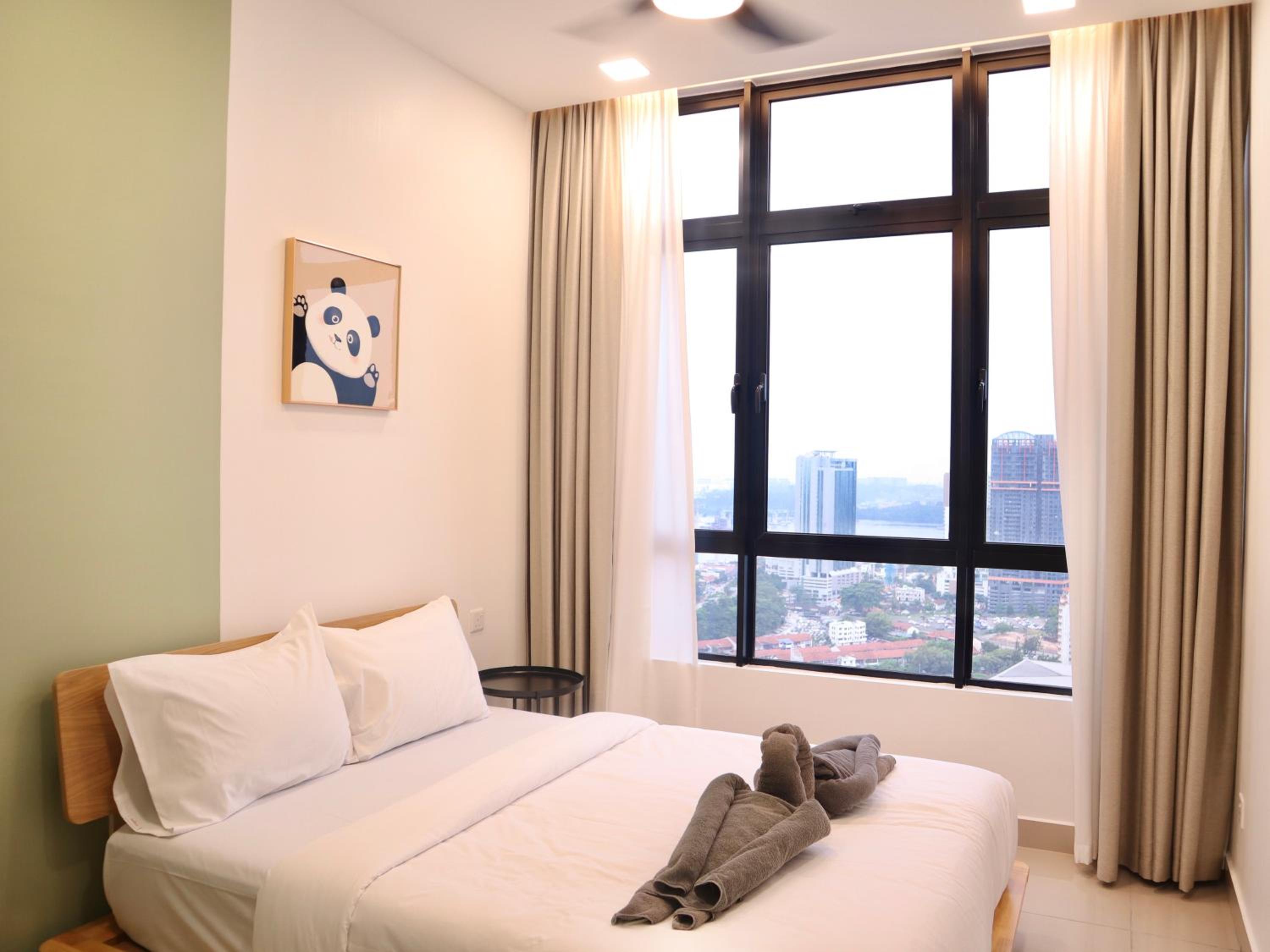 Twin Tower Residence by Nest Home【5 mins walk to CIQ】