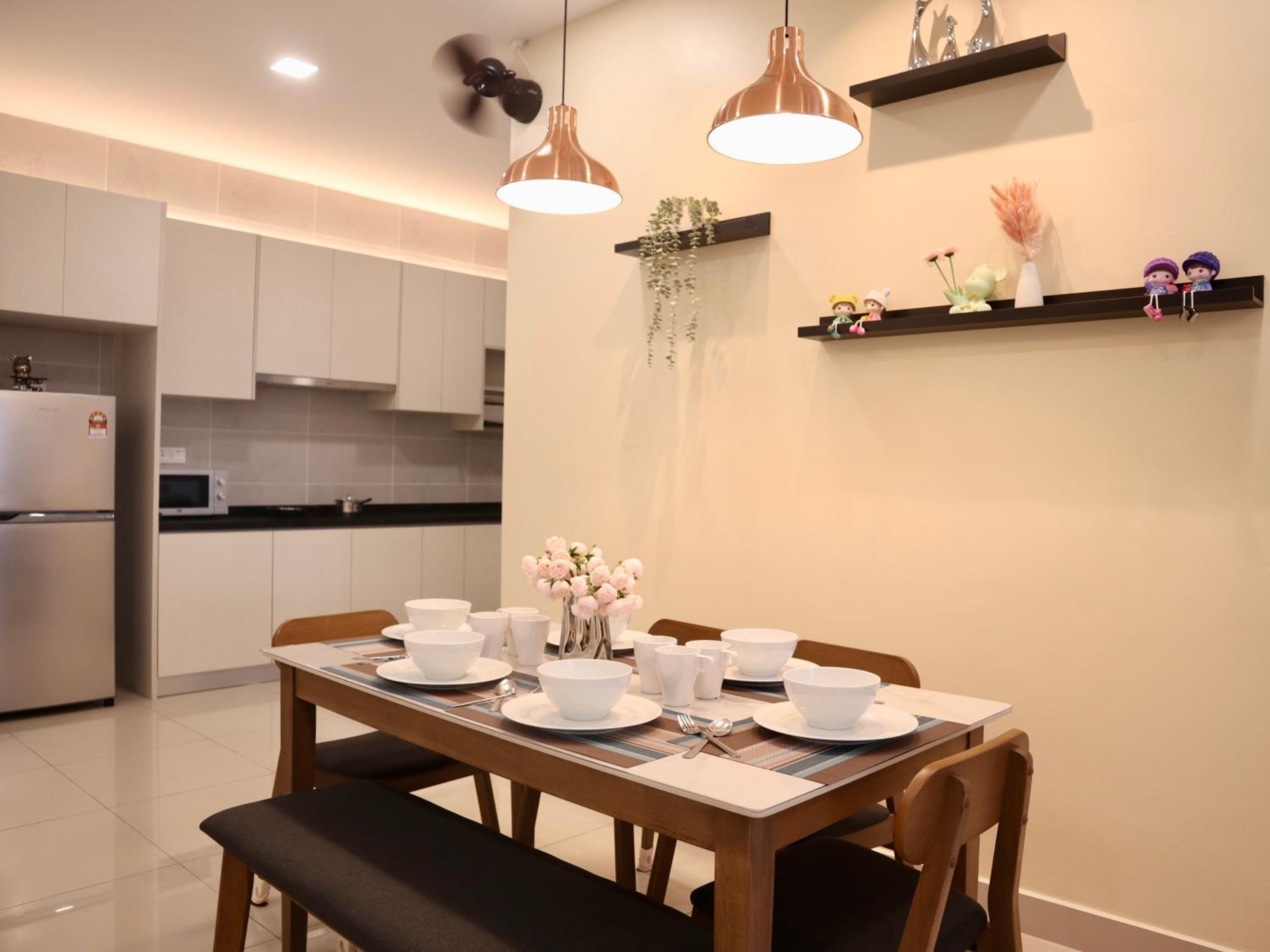 Twin Tower Residence by Nest Home【5 mins walk to CIQ】