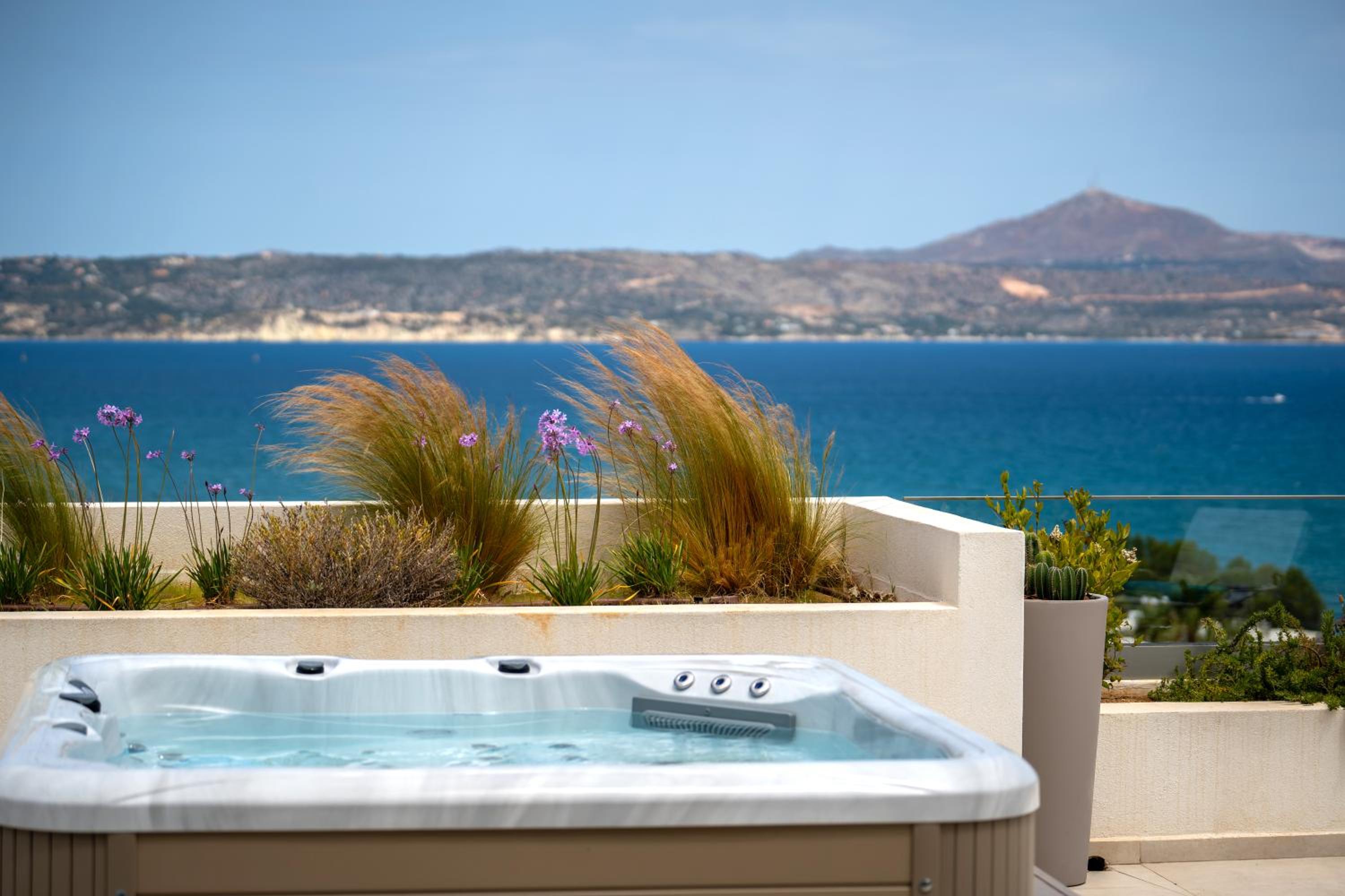 AmphiMatrion Luxury Residence