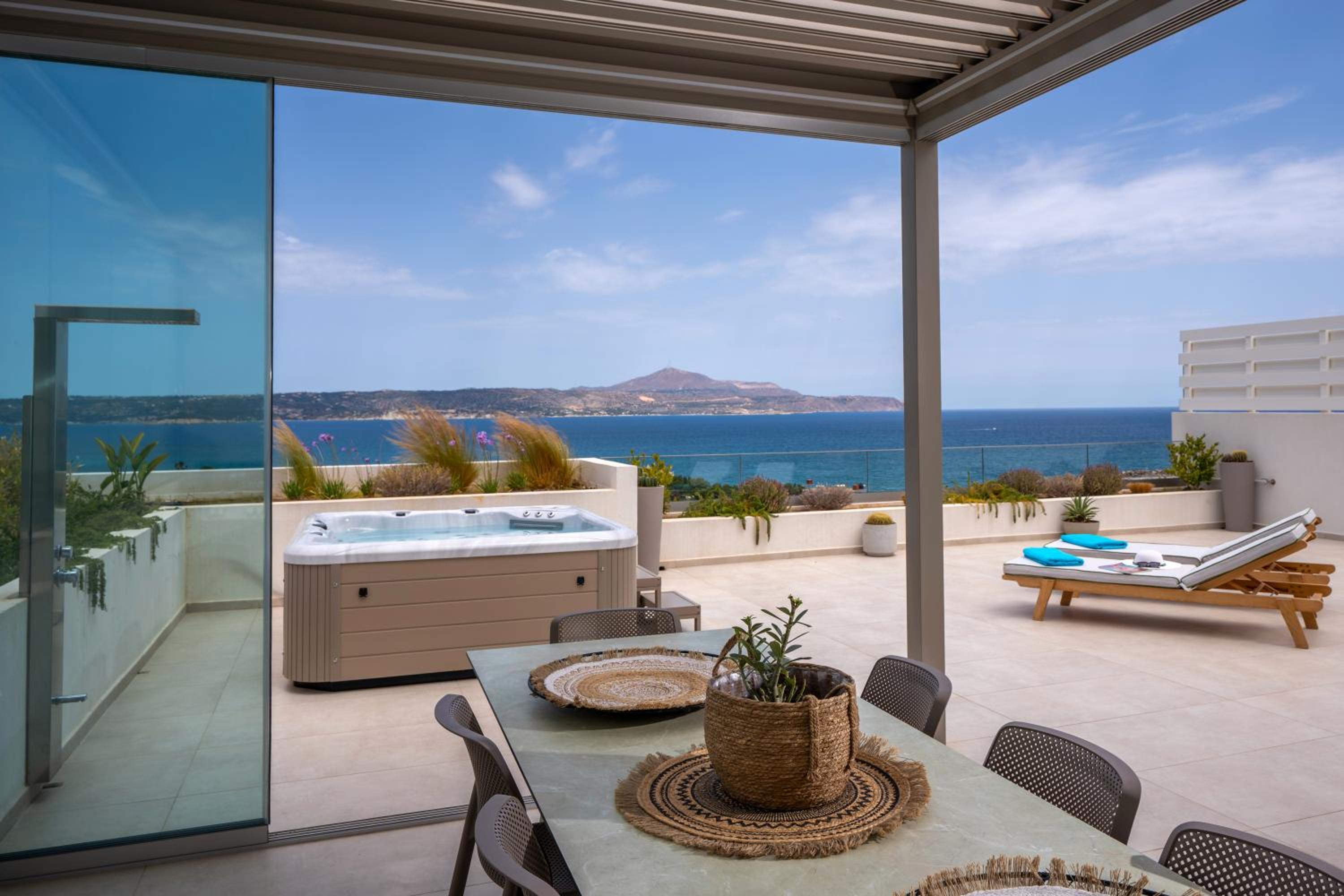 AmphiMatrion Luxury Residence