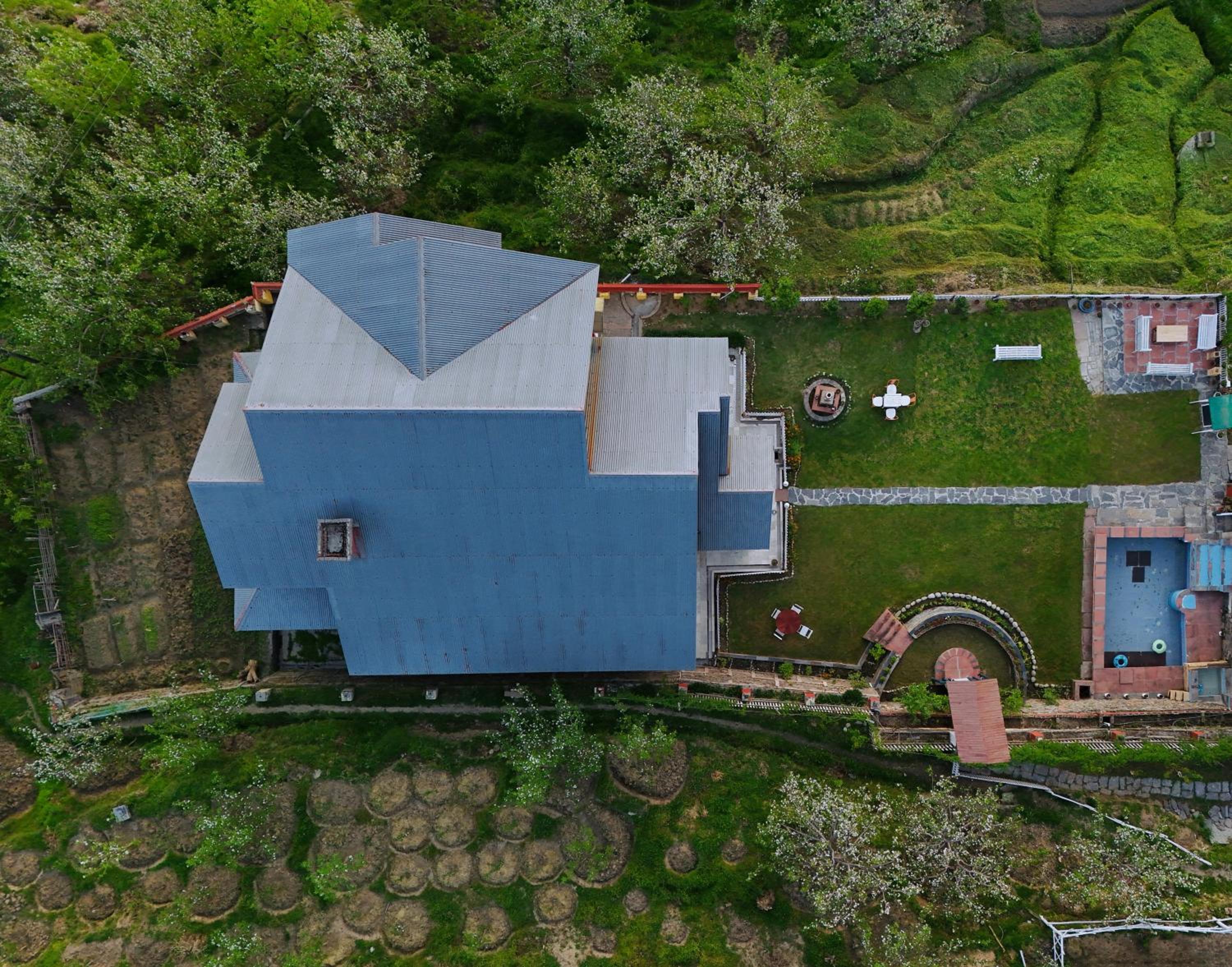 SaffronStays Shelapani