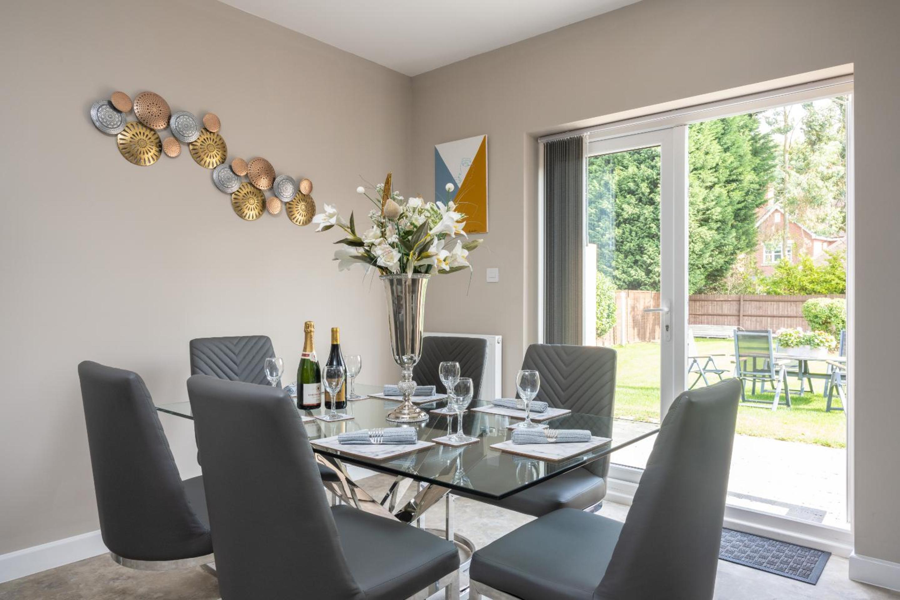 5-Bedroom House in Prime Solihull Near NEC, JLR and Airport view 3