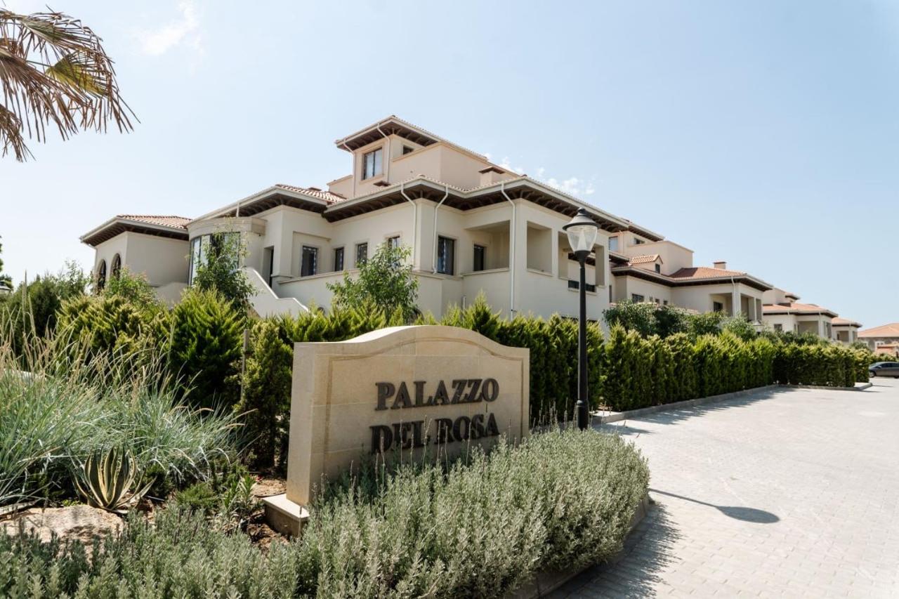 Pallazo Del Rosa