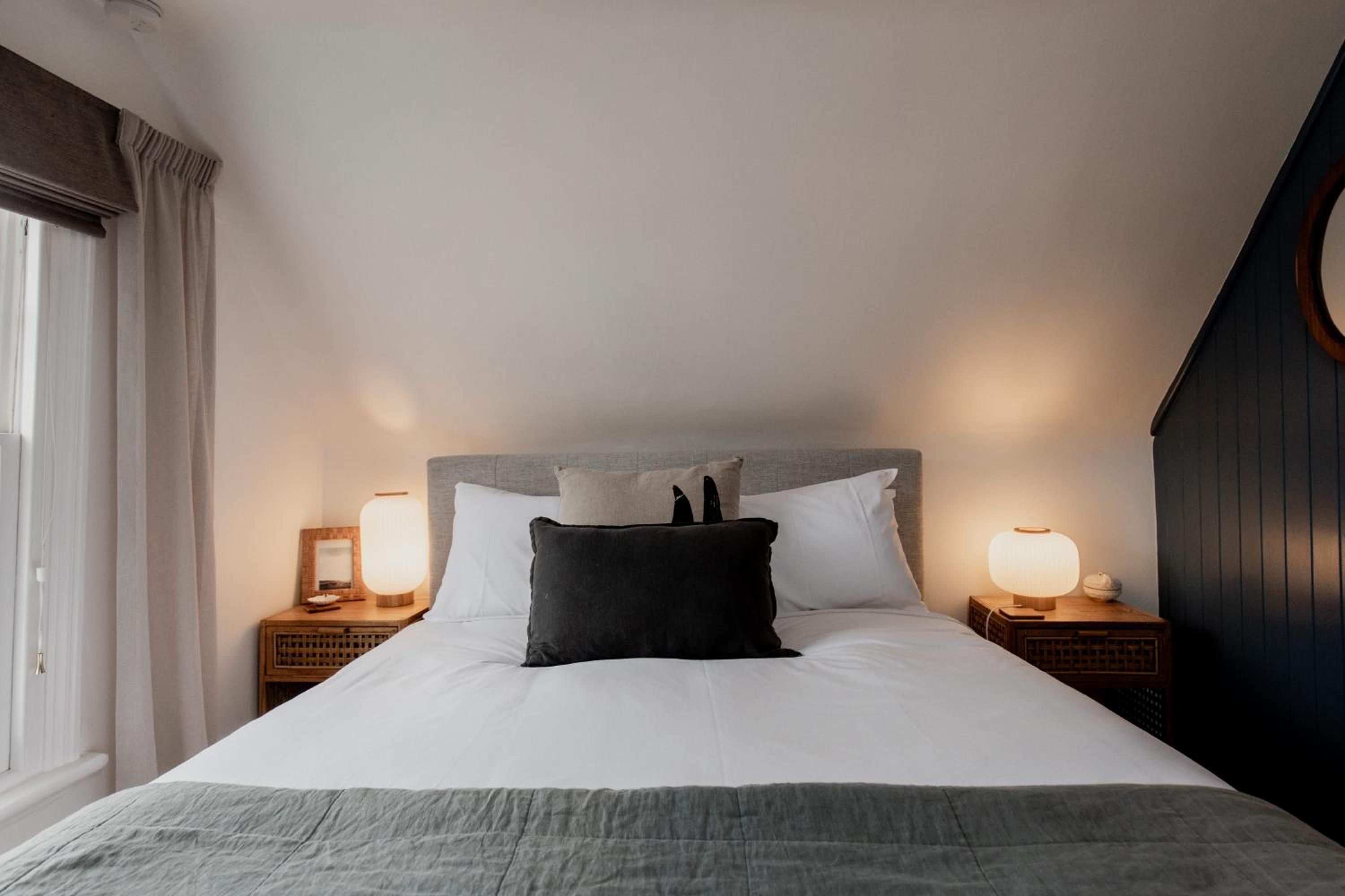 'Allambee=' Heritage cottage in trendy South Hobart