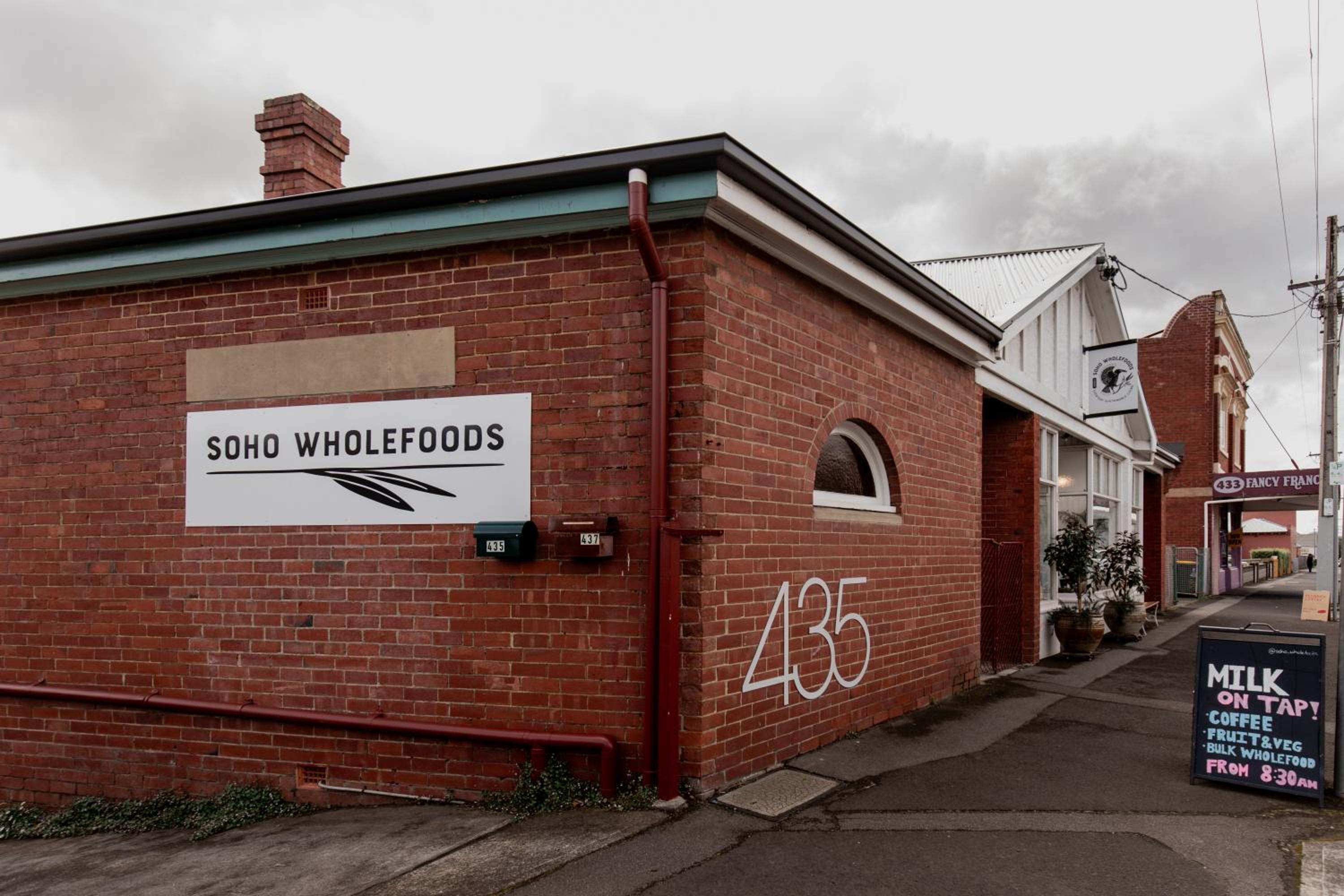 'Allambee=' Heritage cottage in trendy South Hobart