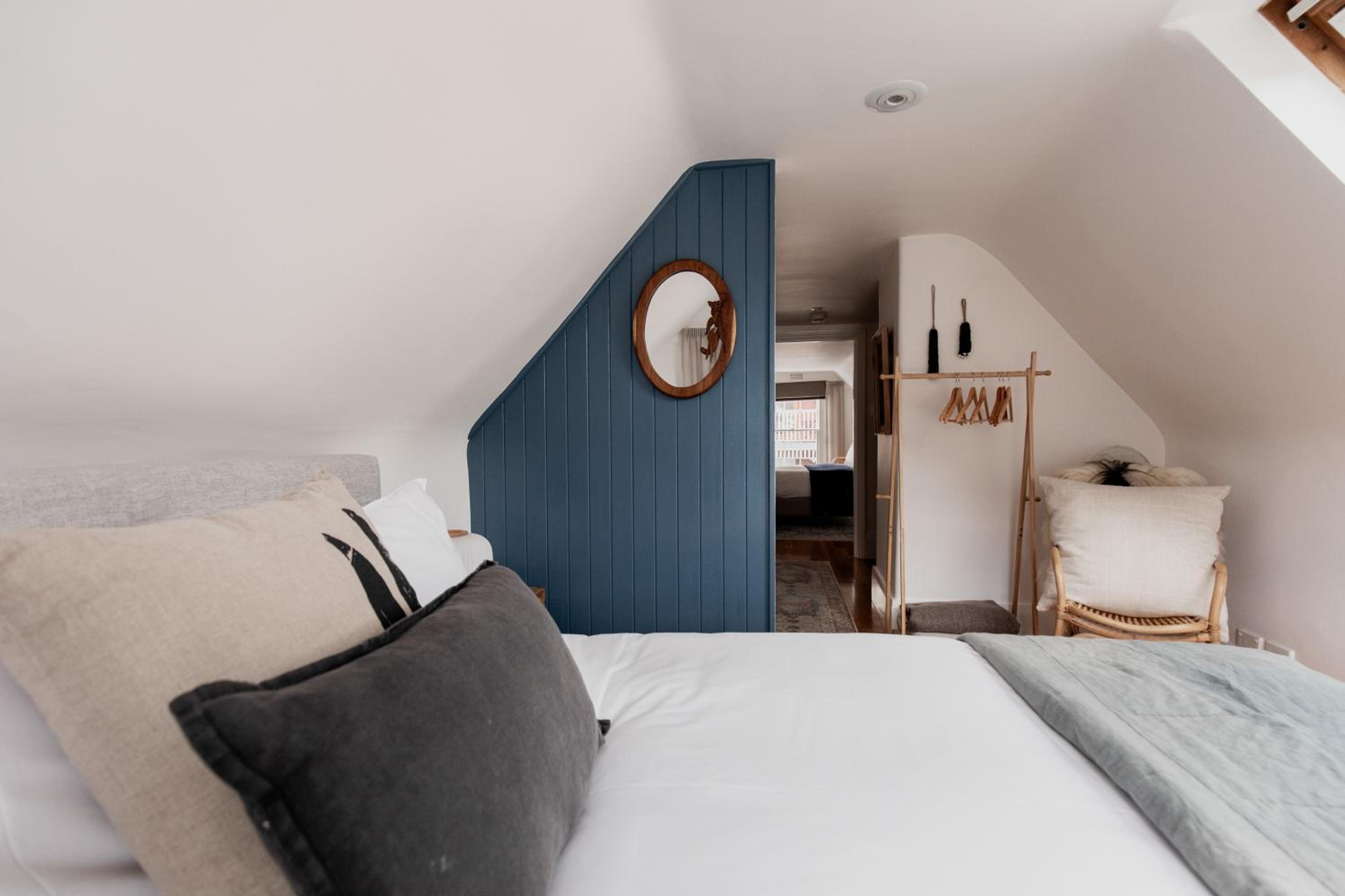 'Allambee=' Heritage cottage in trendy South Hobart