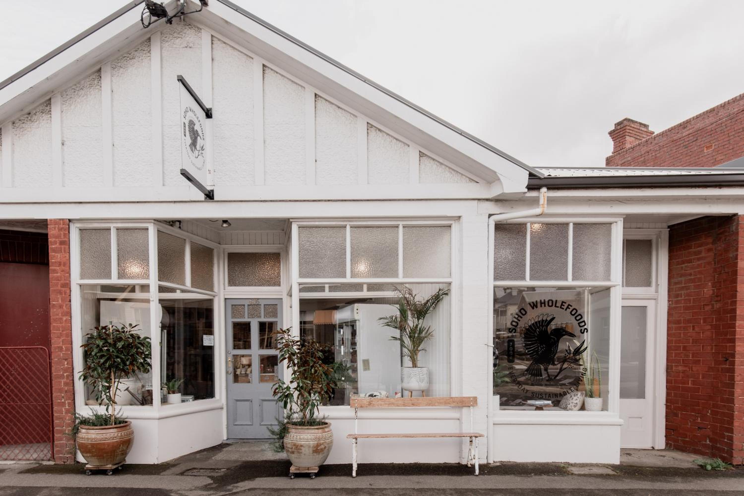 'Allambee=' Heritage cottage in trendy South Hobart