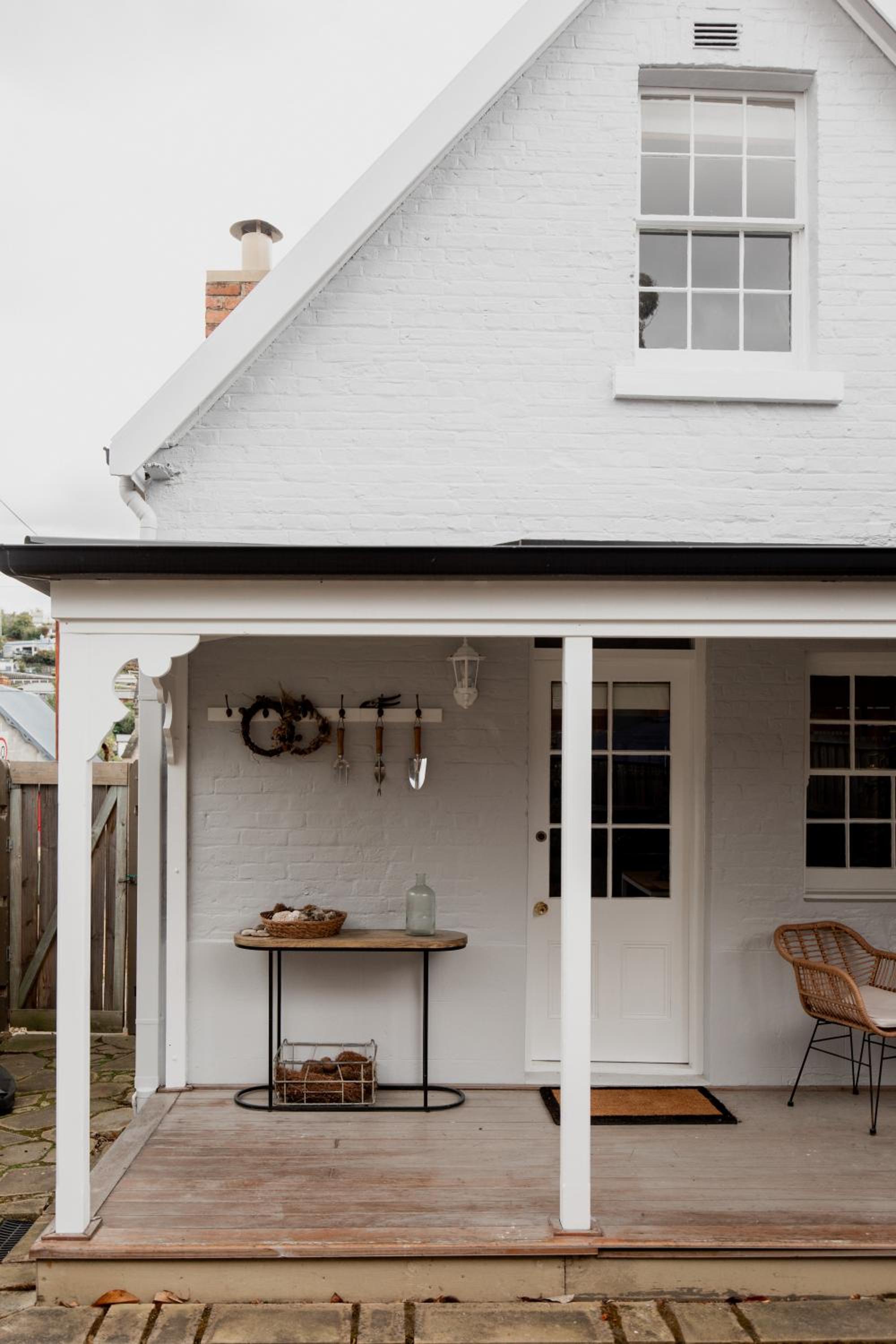 'Allambee=' Heritage cottage in trendy South Hobart