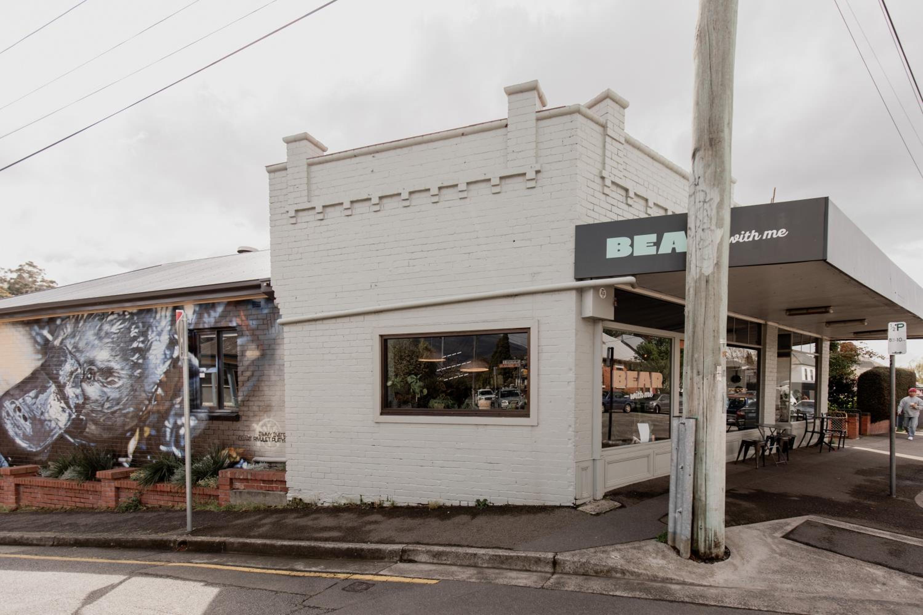 'Allambee=' Heritage cottage in trendy South Hobart