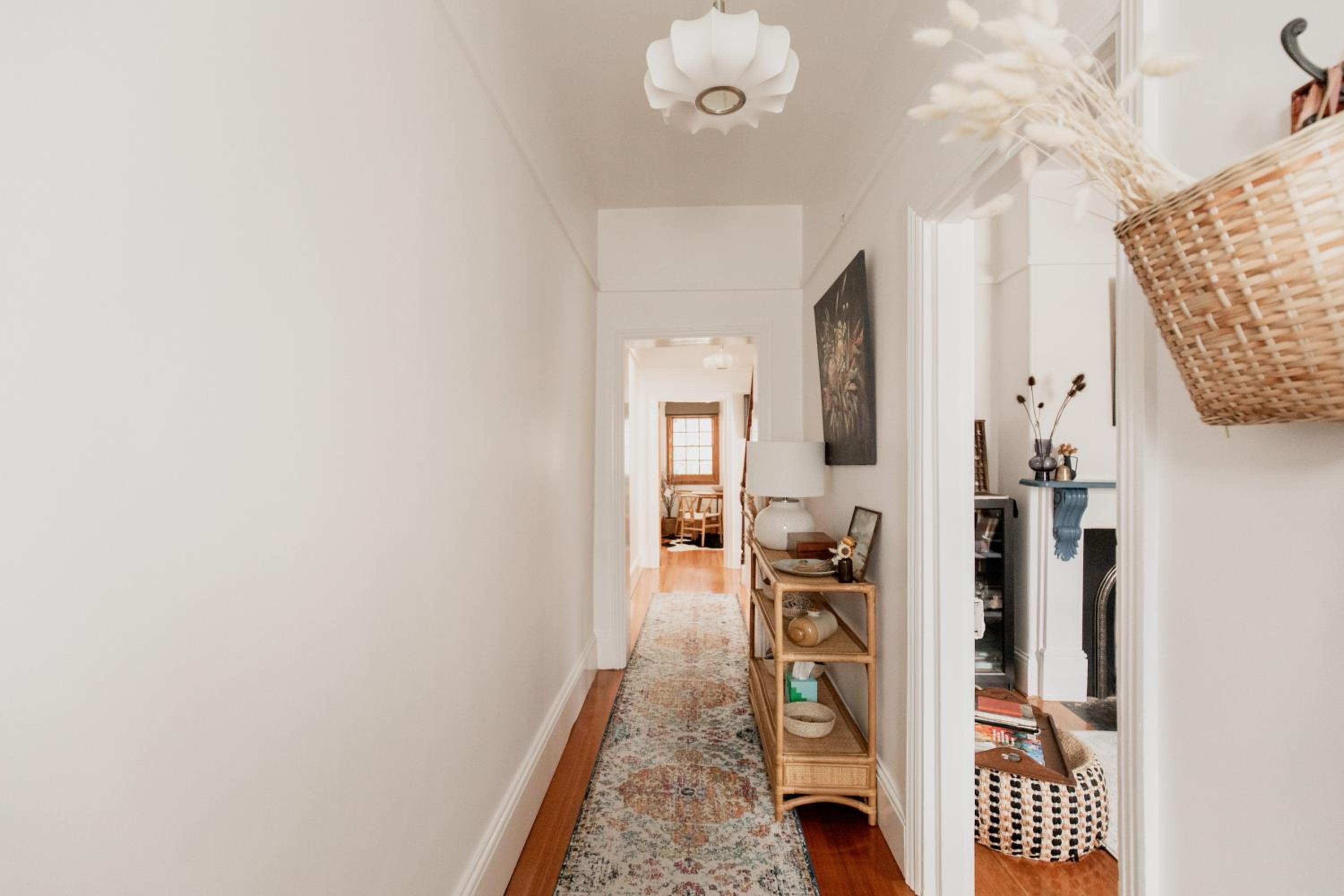 'Allambee=' Heritage cottage in trendy South Hobart