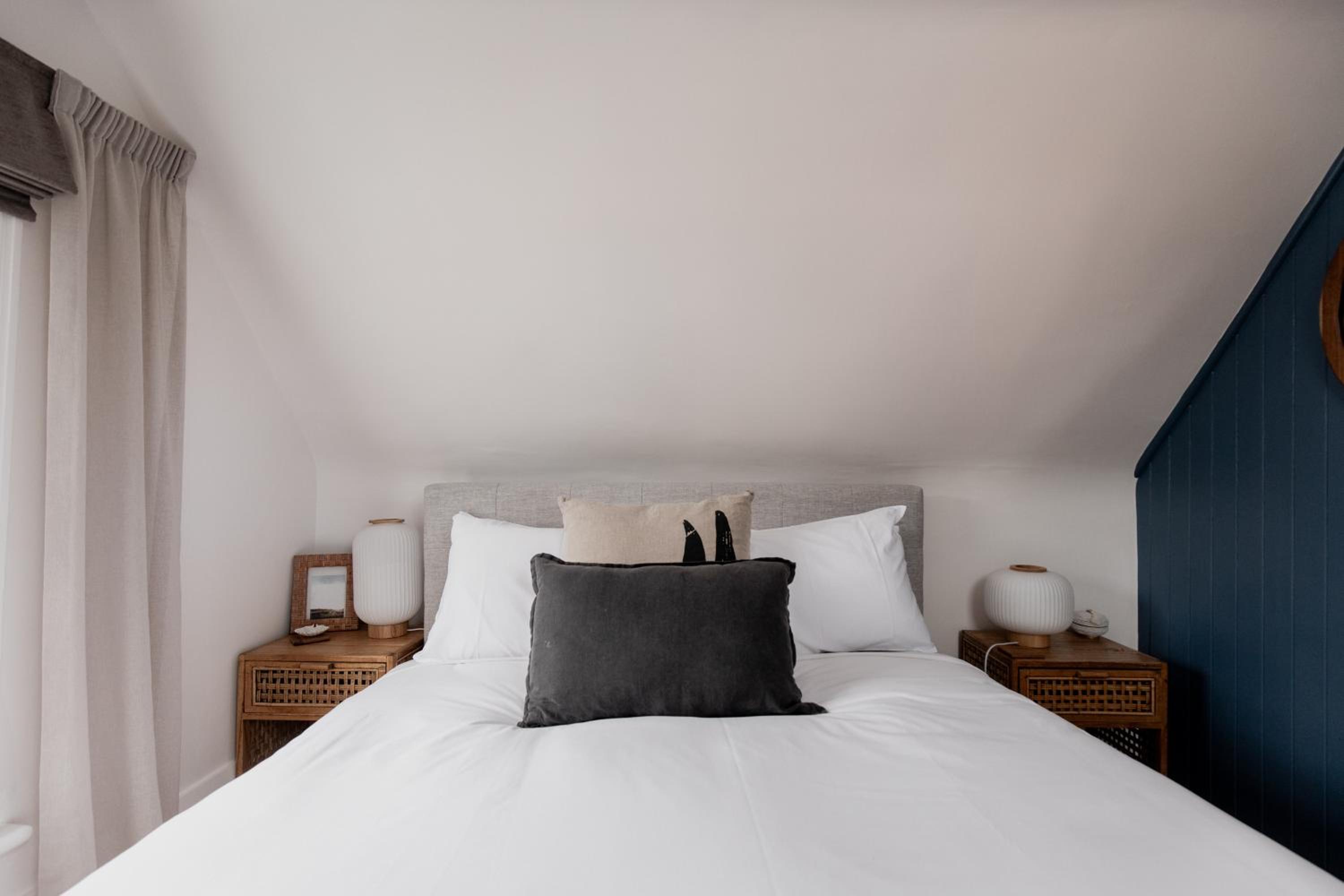 'Allambee=' Heritage cottage in trendy South Hobart